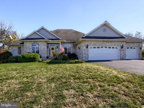9 E LINDEN DRIVE E CARLISLE PA 17015