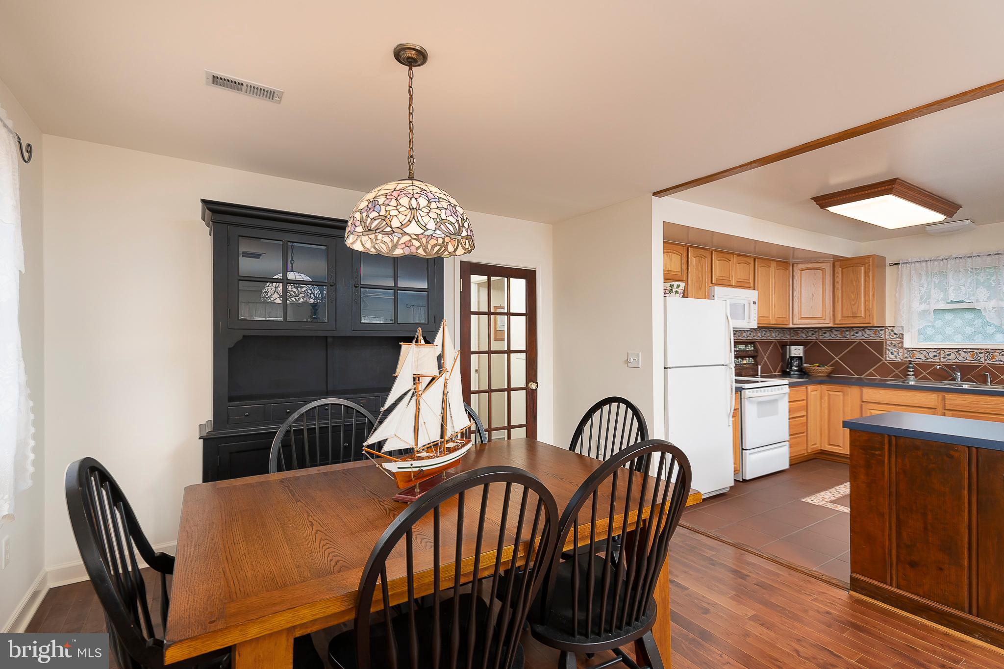 CEDARHURST ON THE BAY - Residential