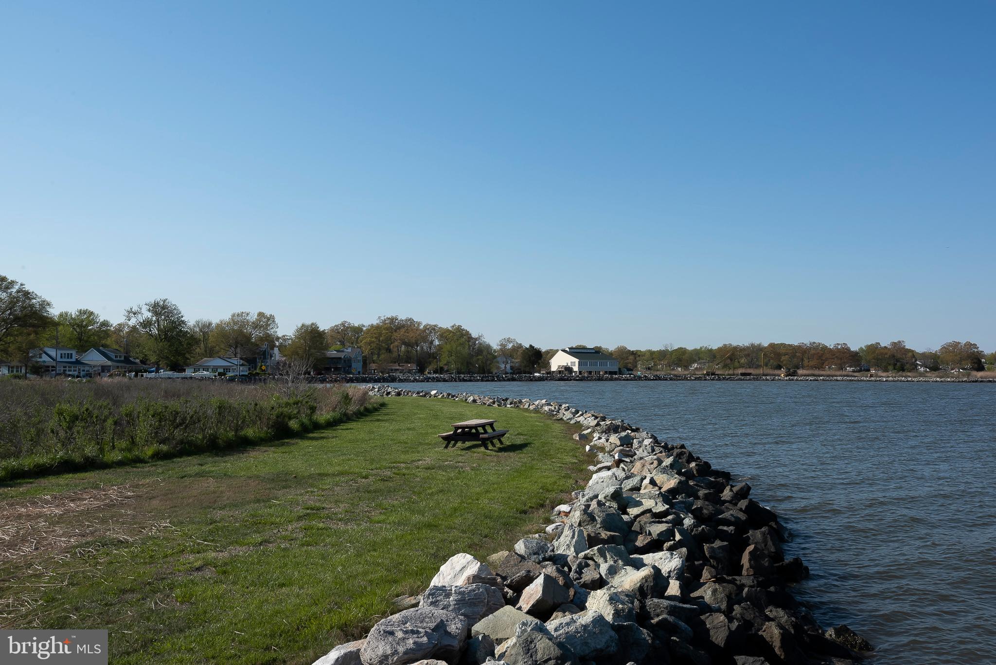 CEDARHURST ON THE BAY - Residential