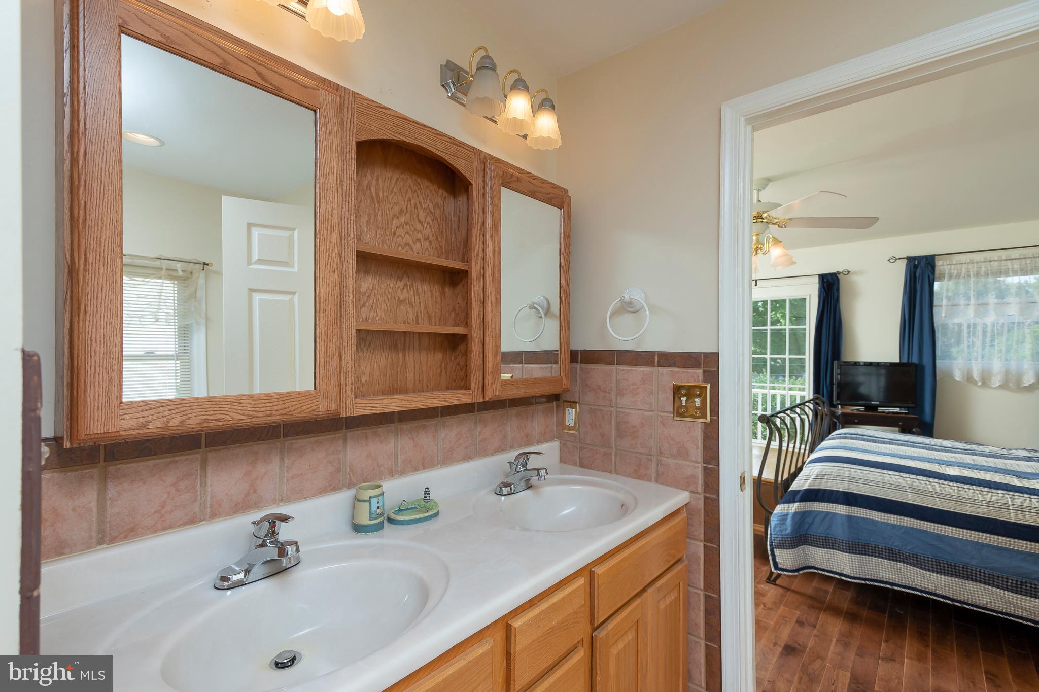 CEDARHURST ON THE BAY - Residential