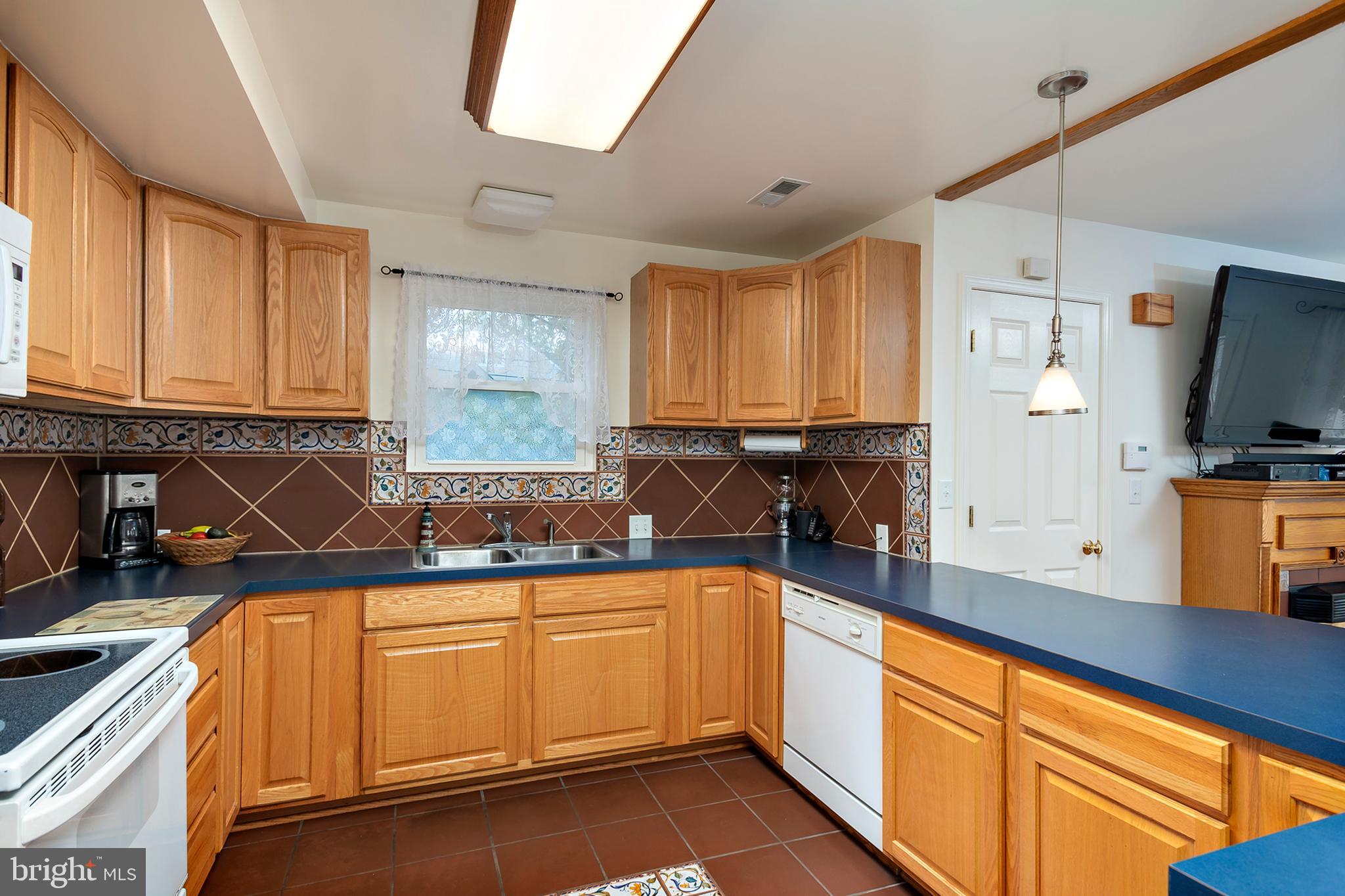 CEDARHURST ON THE BAY - Residential