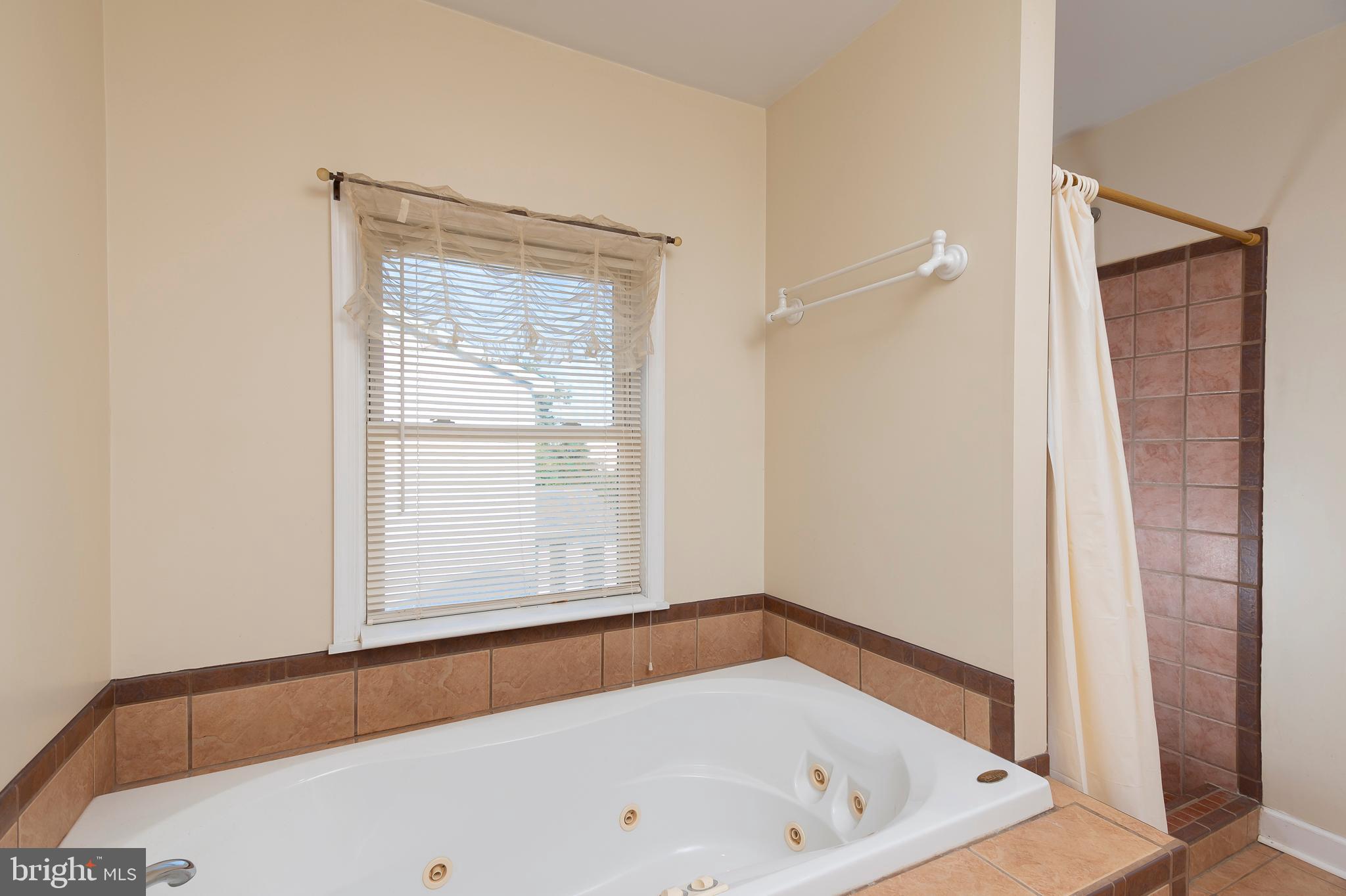 CEDARHURST ON THE BAY - Residential