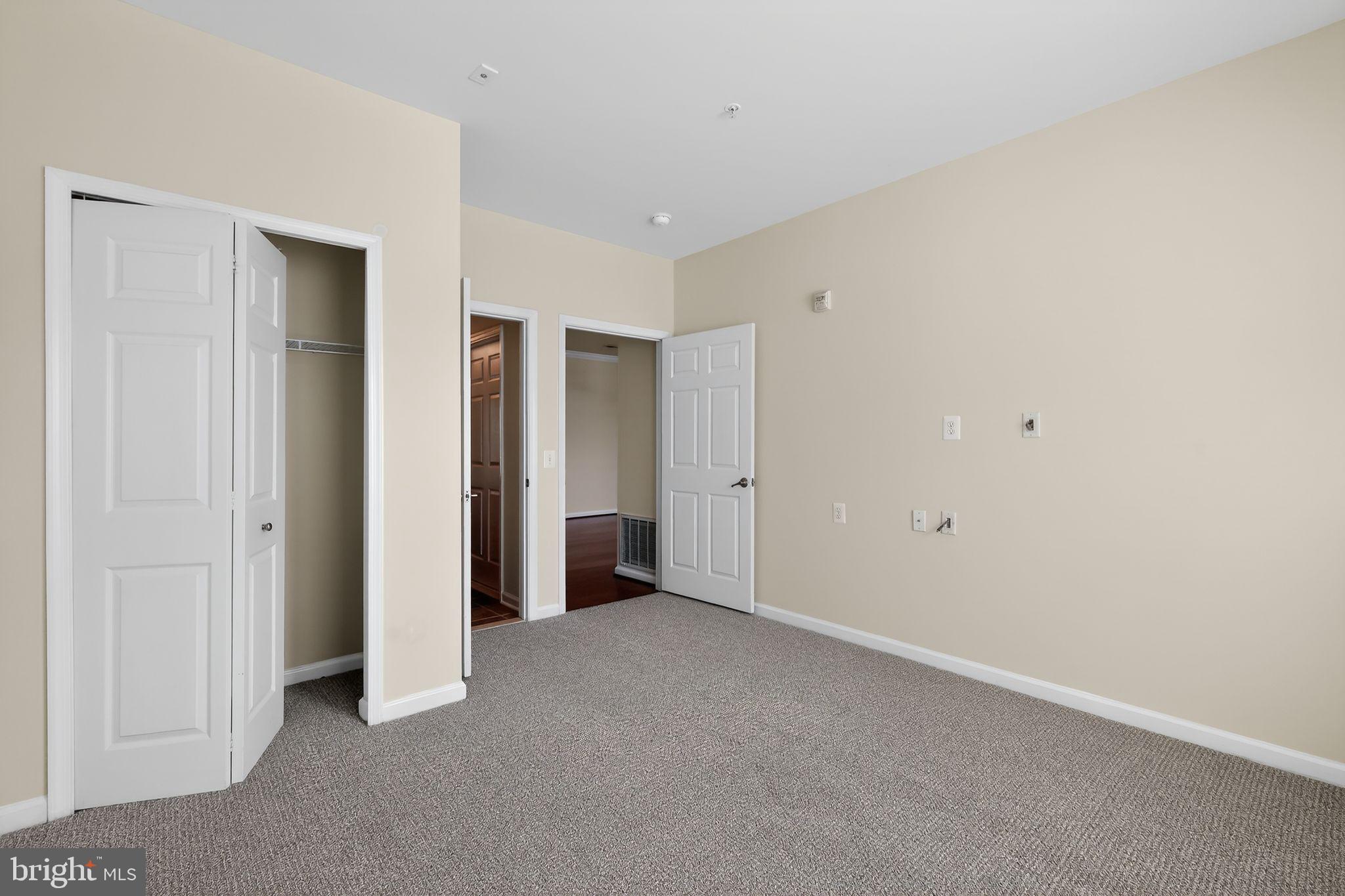 STONEY RUN VILLAGE - Residential