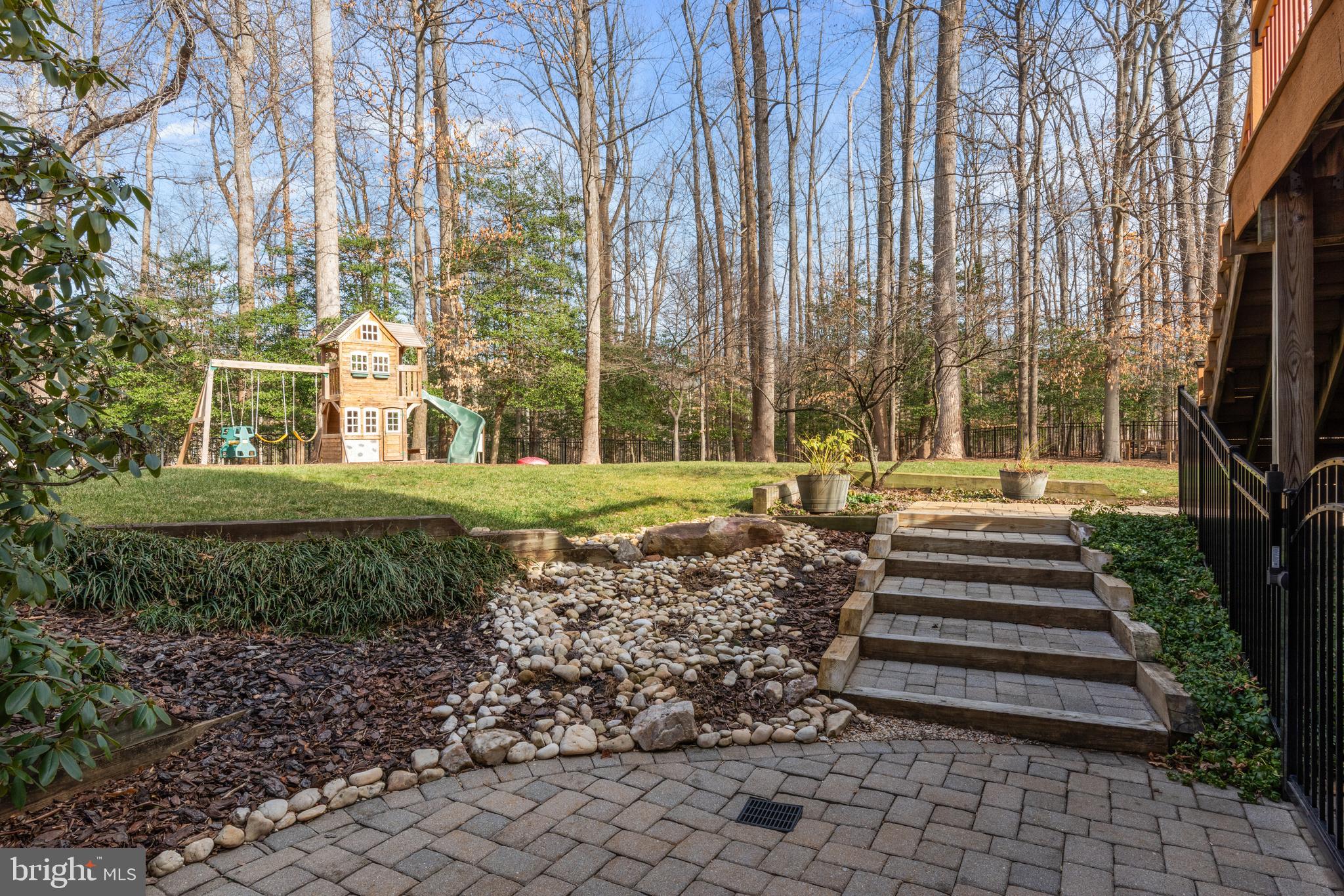 EAGLE POINTE - Residential