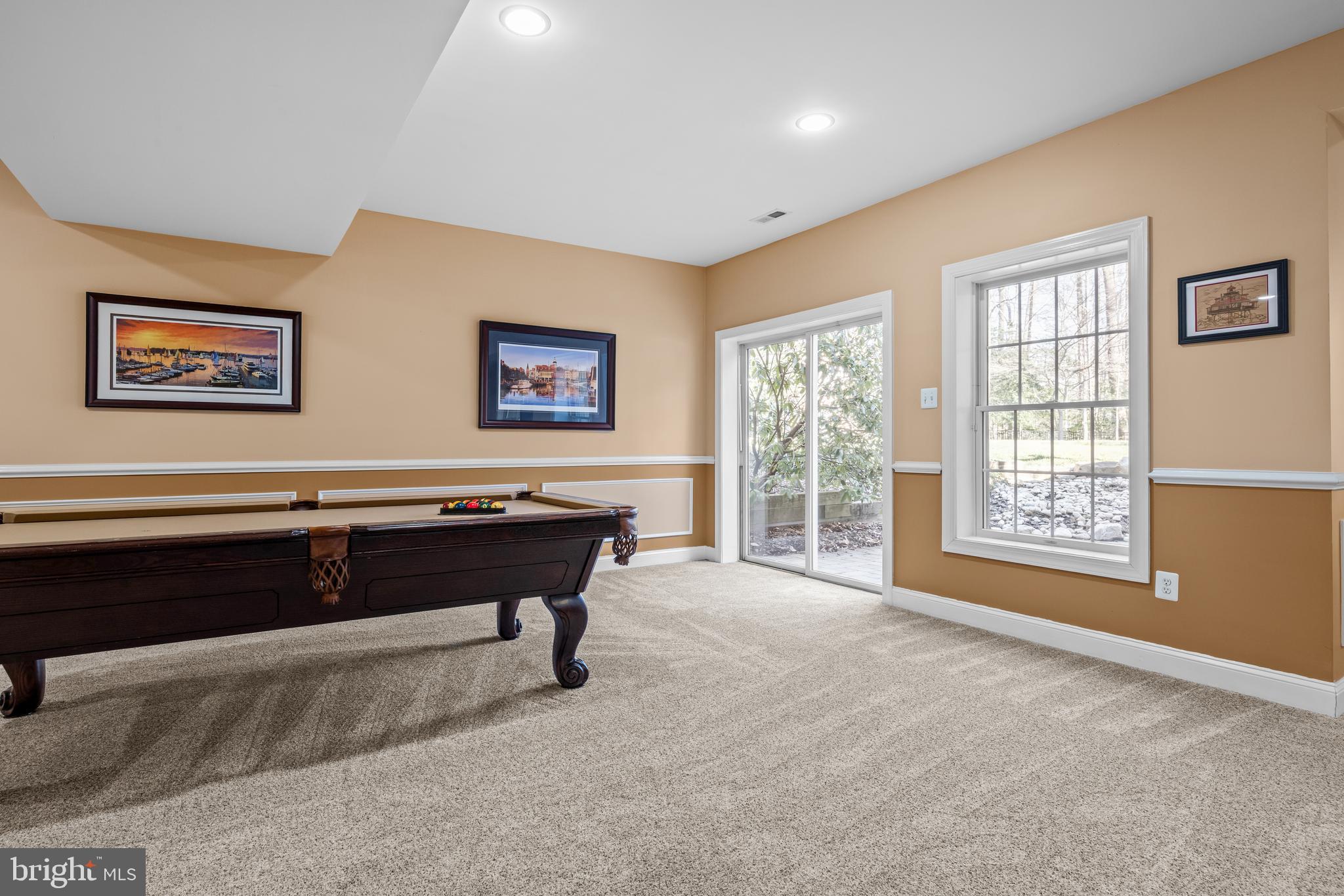 EAGLE POINTE - Residential