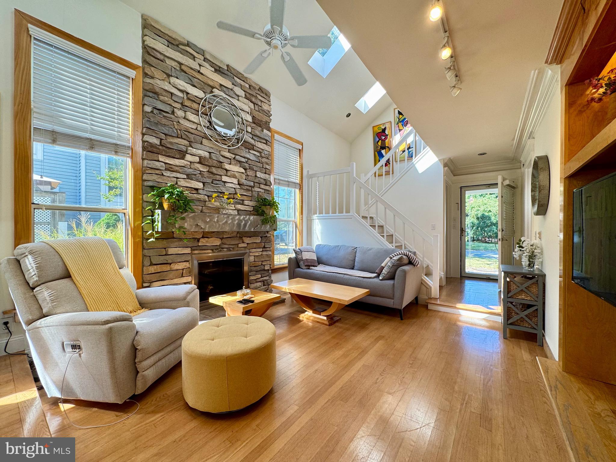 COUNTRYSIDE - Residential