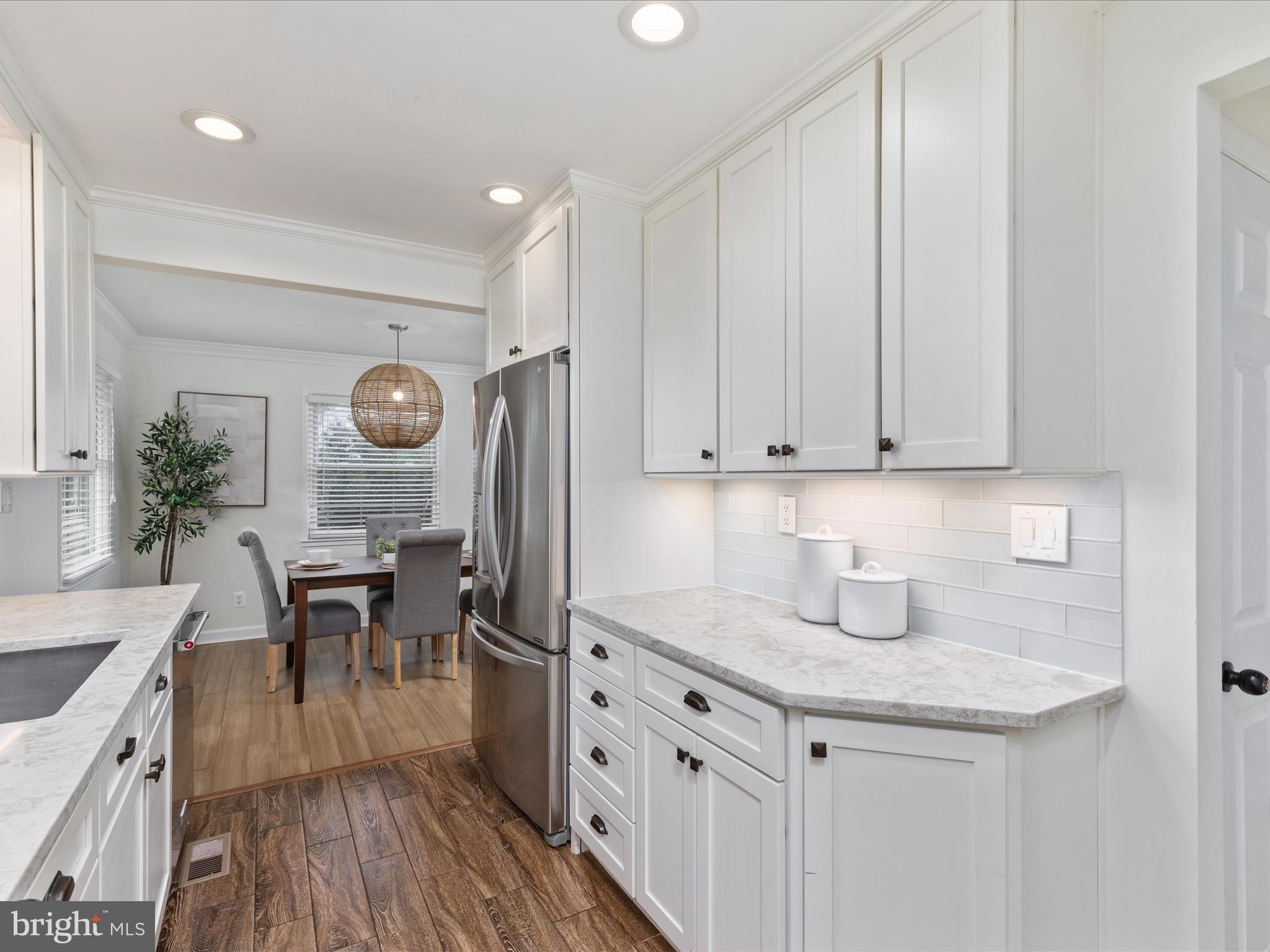 LINCOLNIA HILLS - Residential