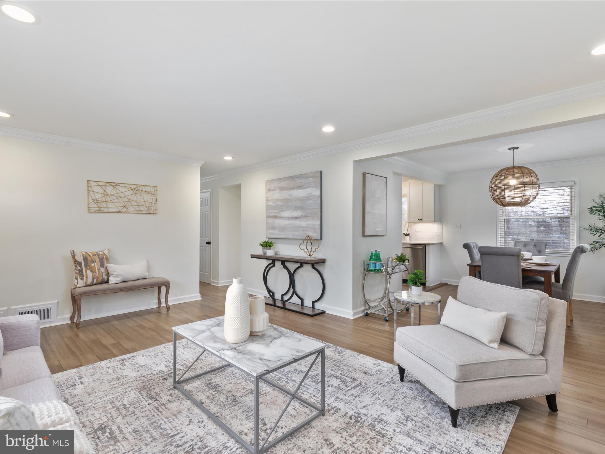 LINCOLNIA HILLS - Residential