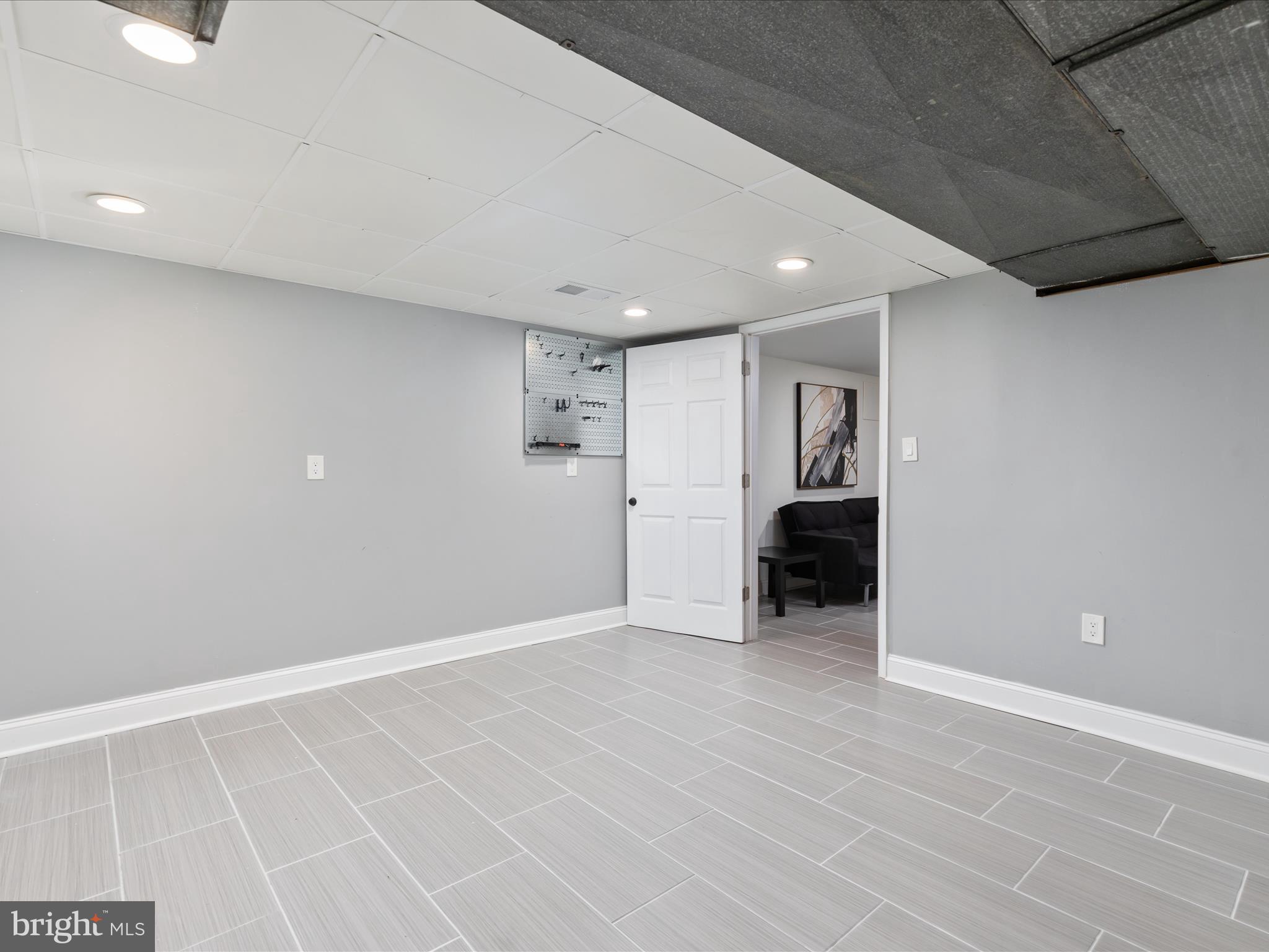 LINCOLNIA HILLS - Residential