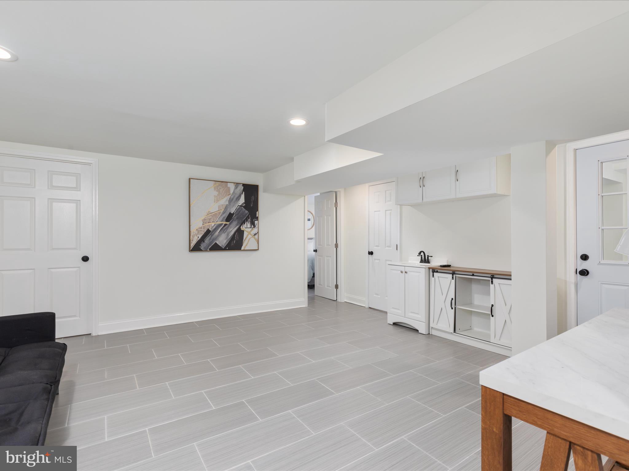 LINCOLNIA HILLS - Residential