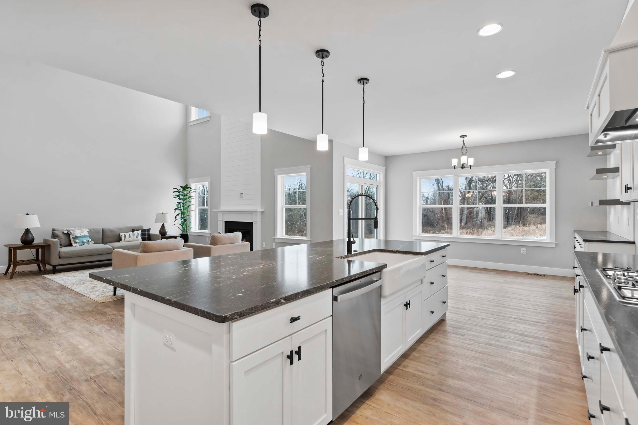 WILSHIRE ESTATES - Residential