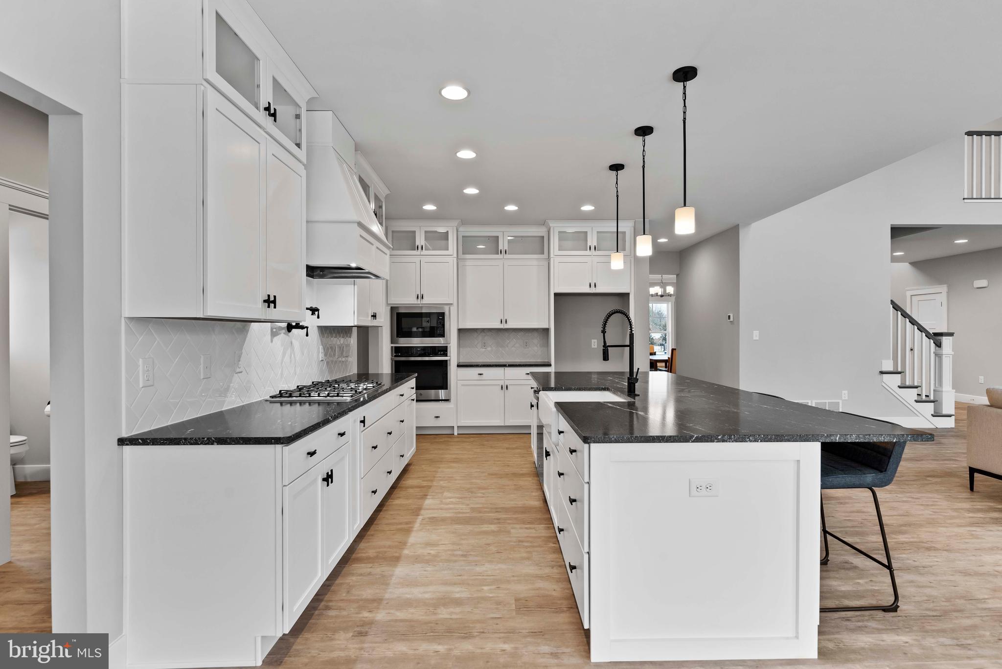 WILSHIRE ESTATES - Residential