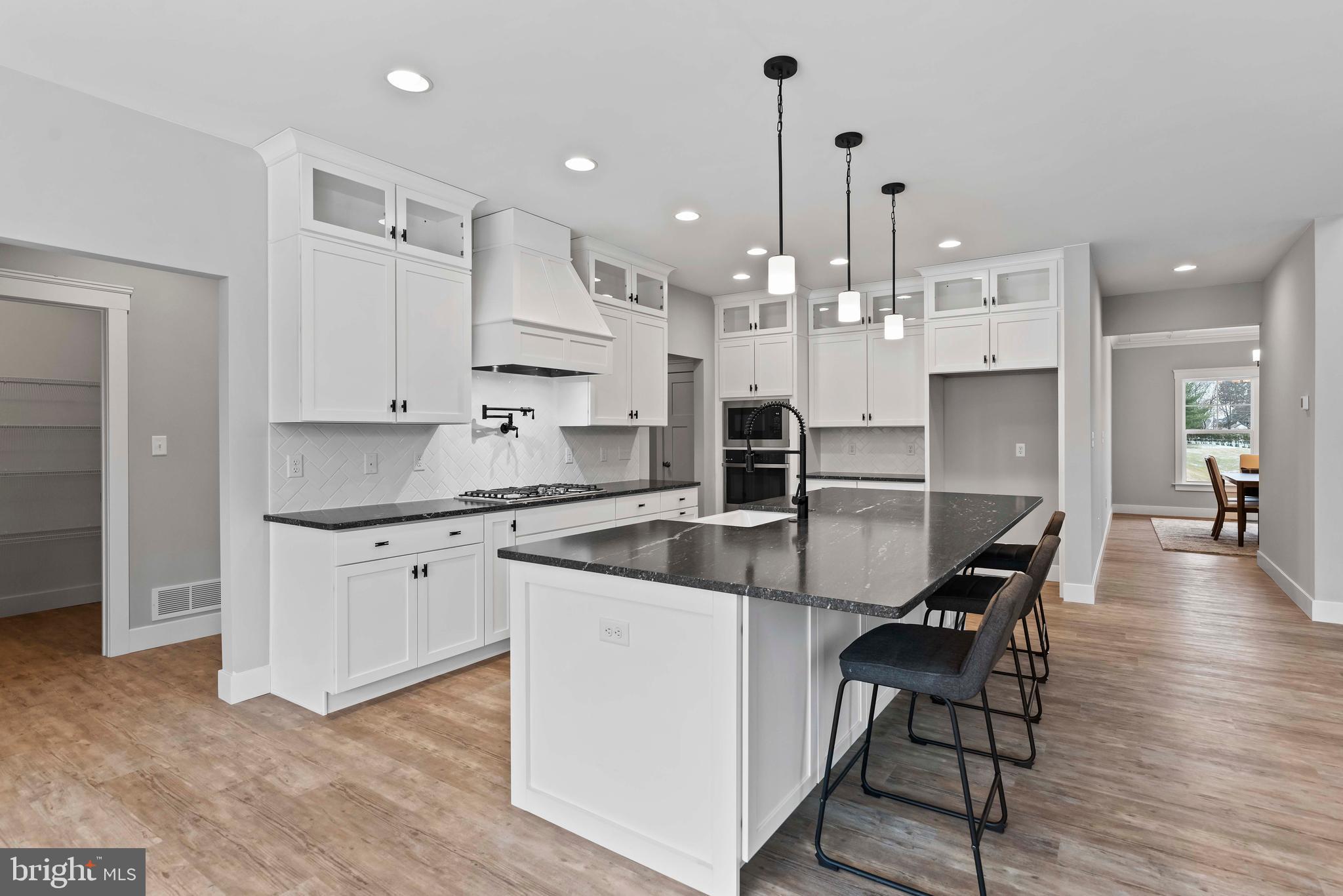 WILSHIRE ESTATES - Residential