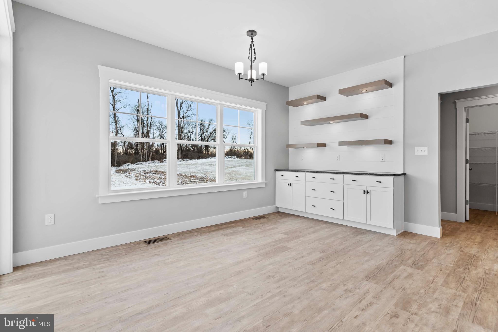 WILSHIRE ESTATES - Residential