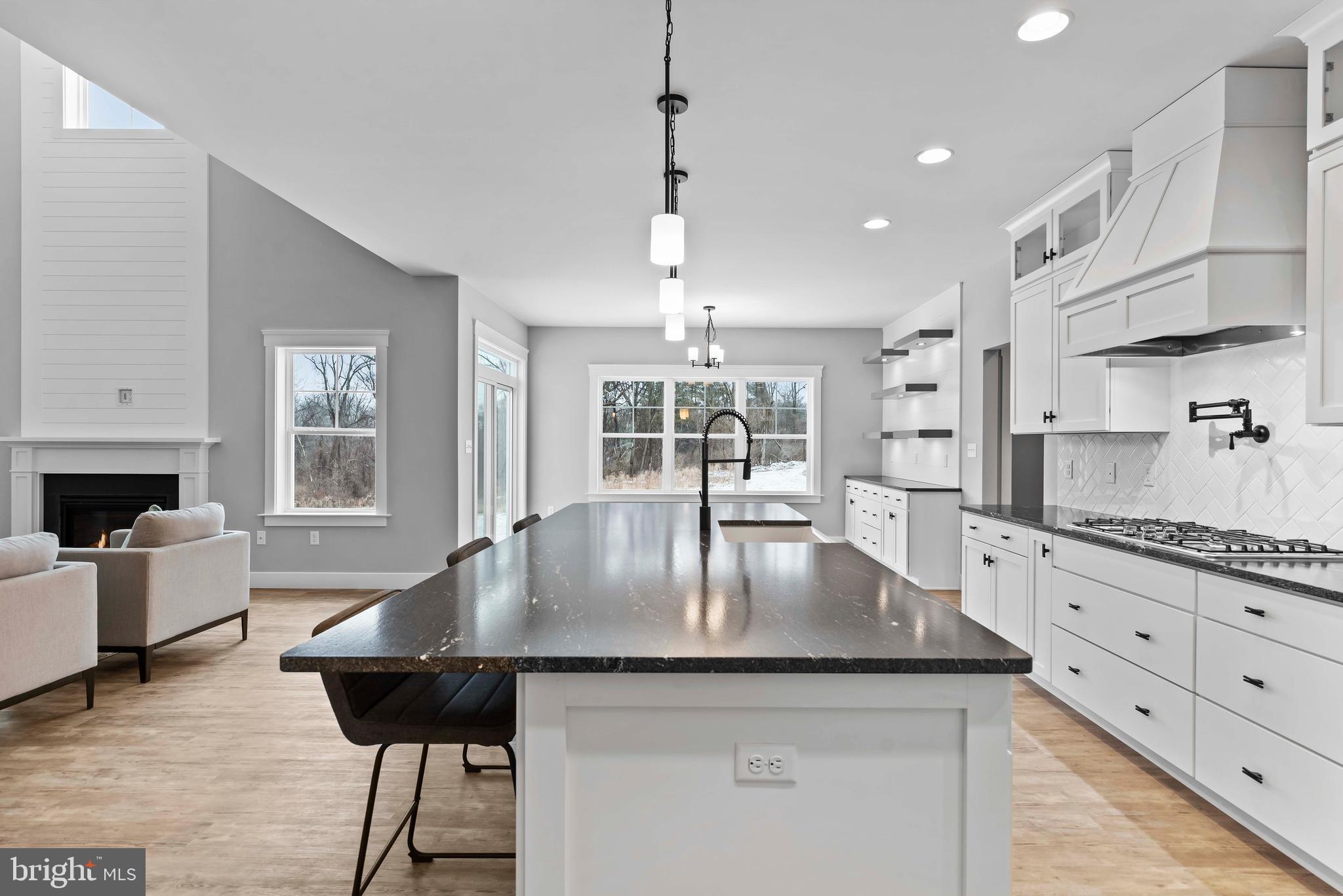 WILSHIRE ESTATES - Residential