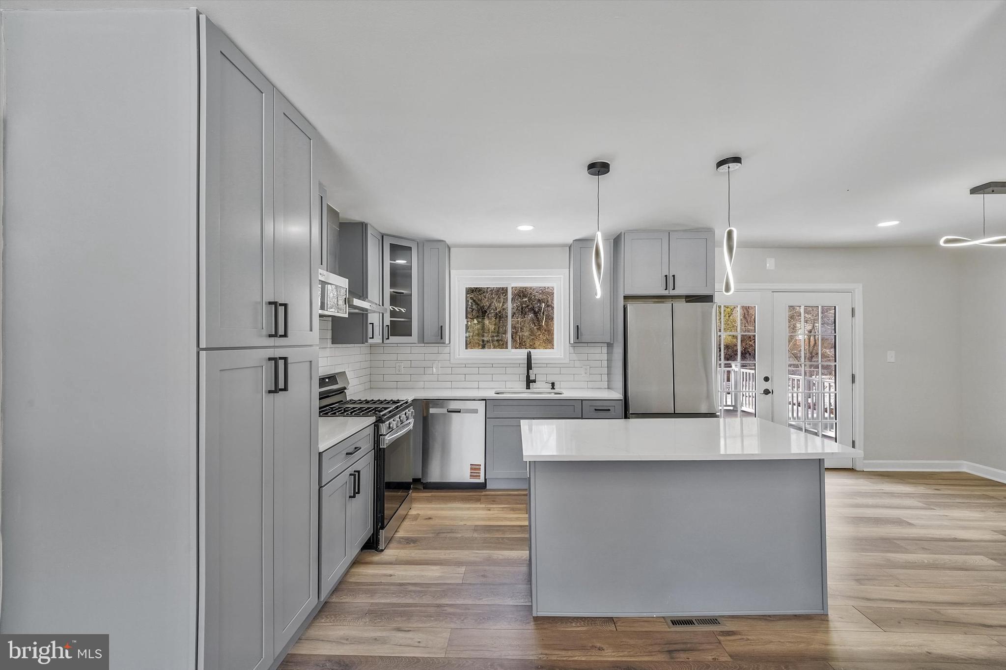 OLD LEE HILLS - Residential