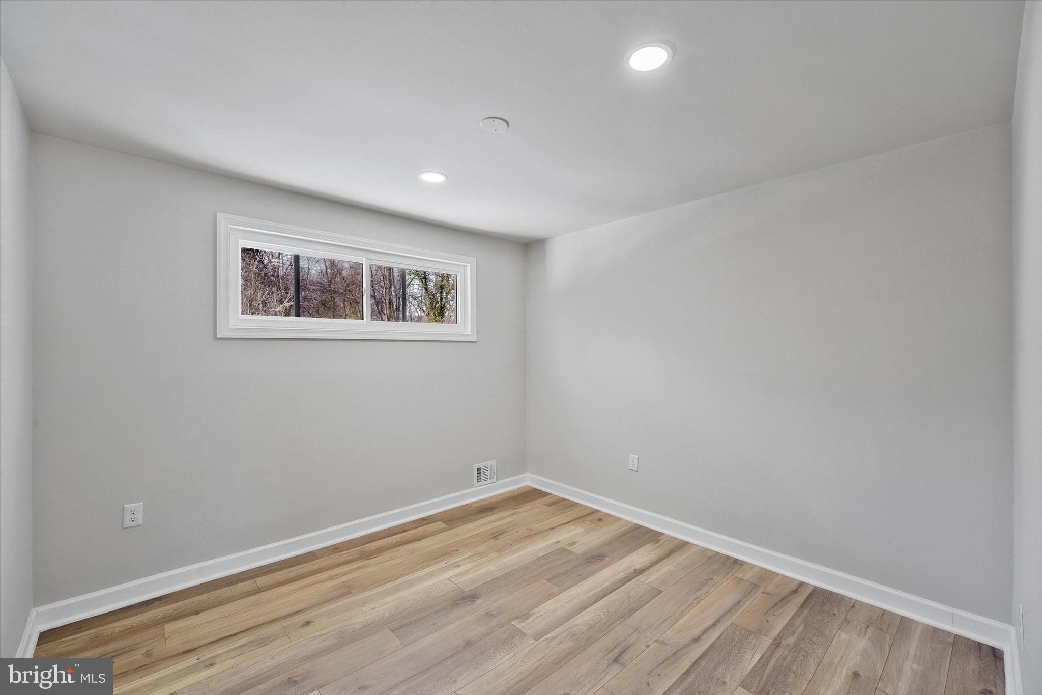 OLD LEE HILLS - Residential