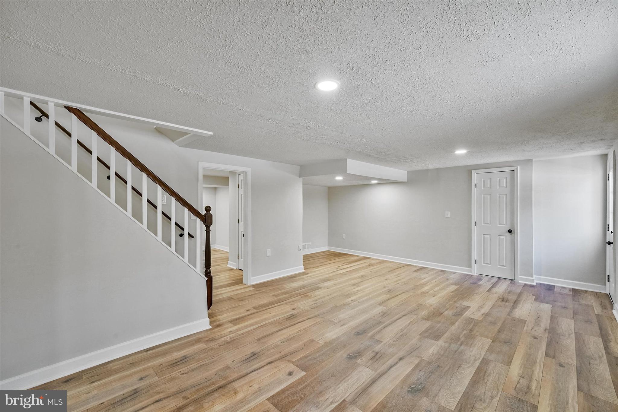 OLD LEE HILLS - Residential