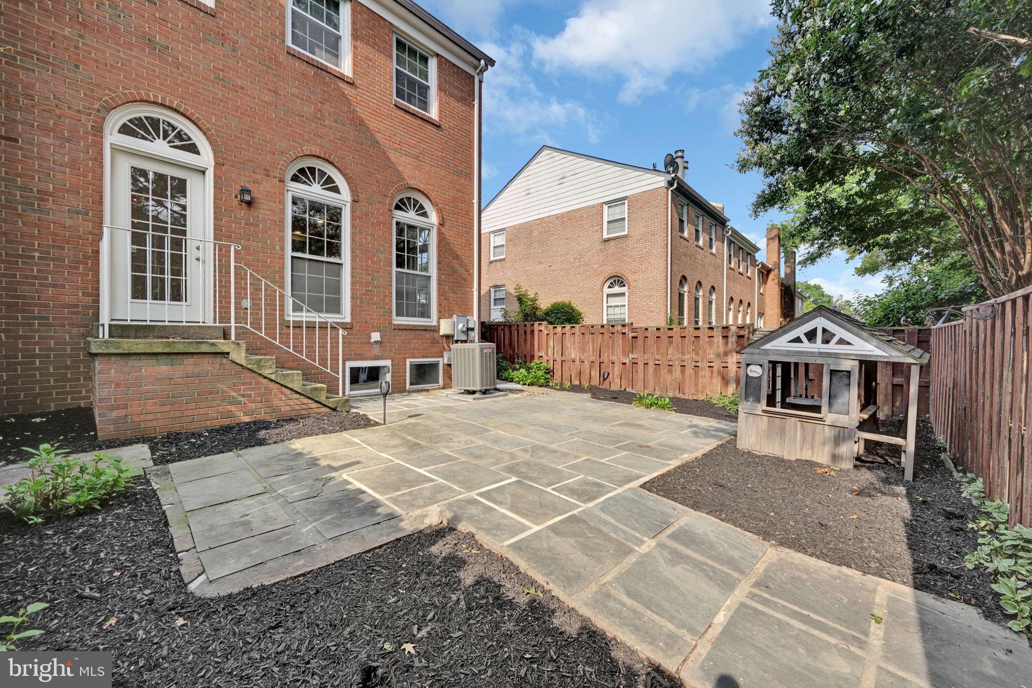 8069 POWDERBROOK LANE