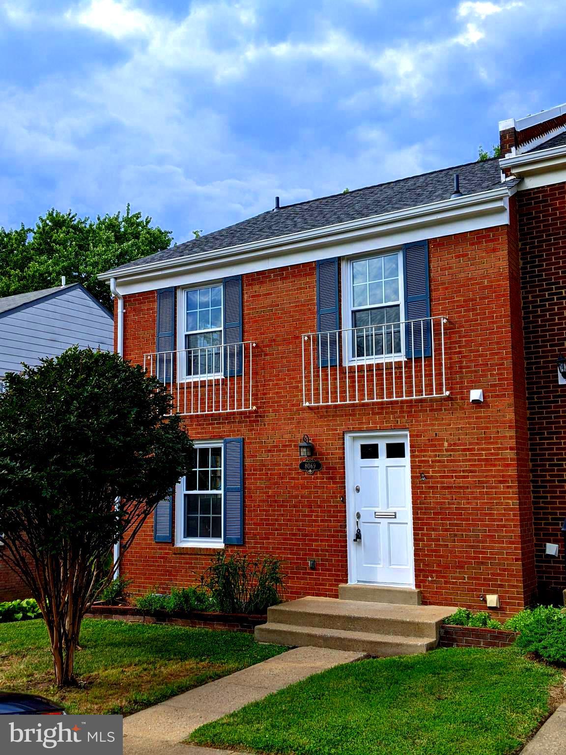 8069 POWDERBROOK LANE
