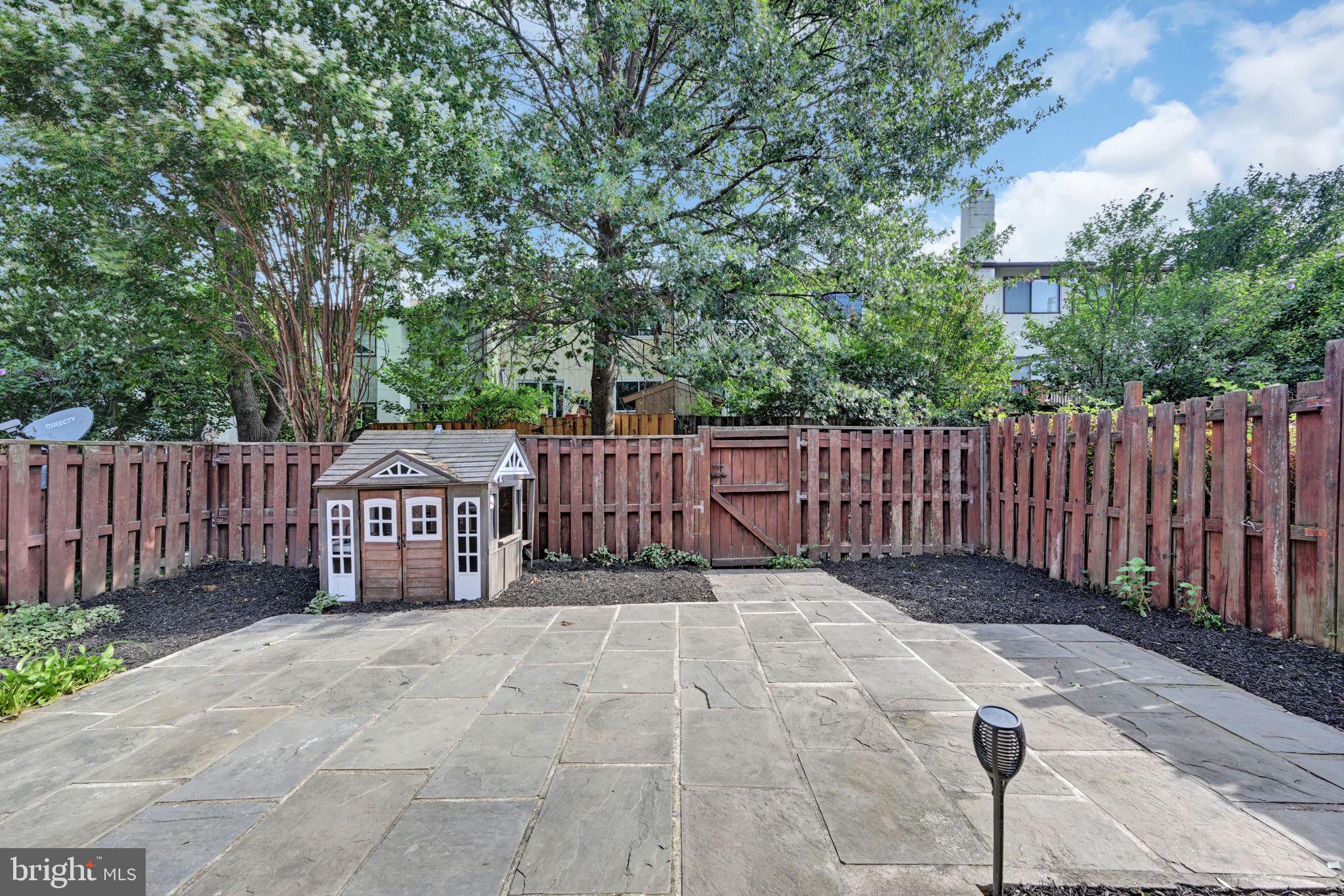 8069 POWDERBROOK LANE