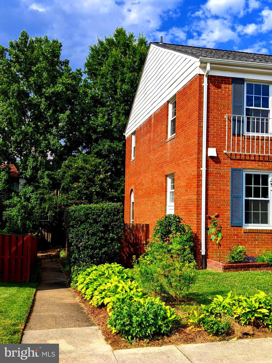8069 POWDERBROOK LANE