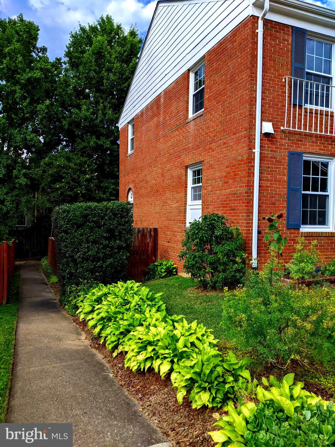 8069 POWDERBROOK LANE