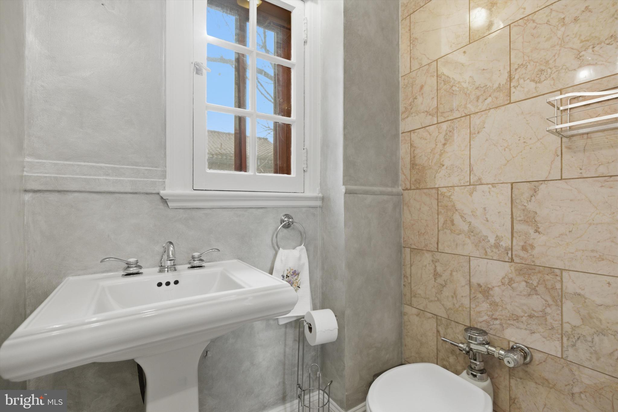 GARDENS OF GUILFORD - Residential Lease