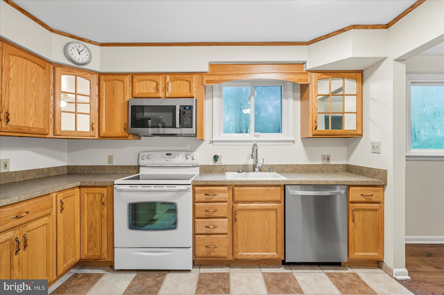 RICHLYN MANOR - Residential