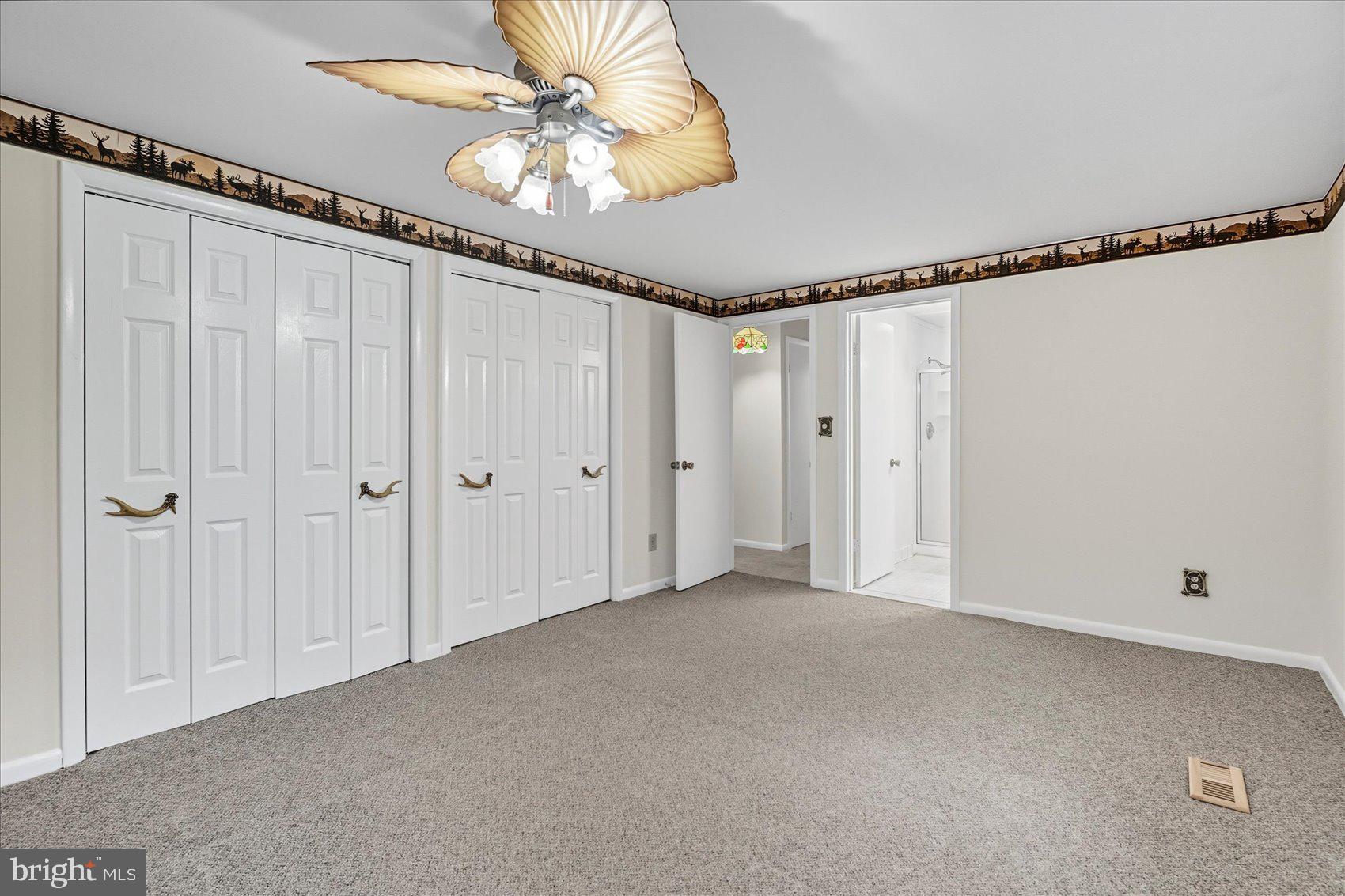 RICHLYN MANOR - Residential