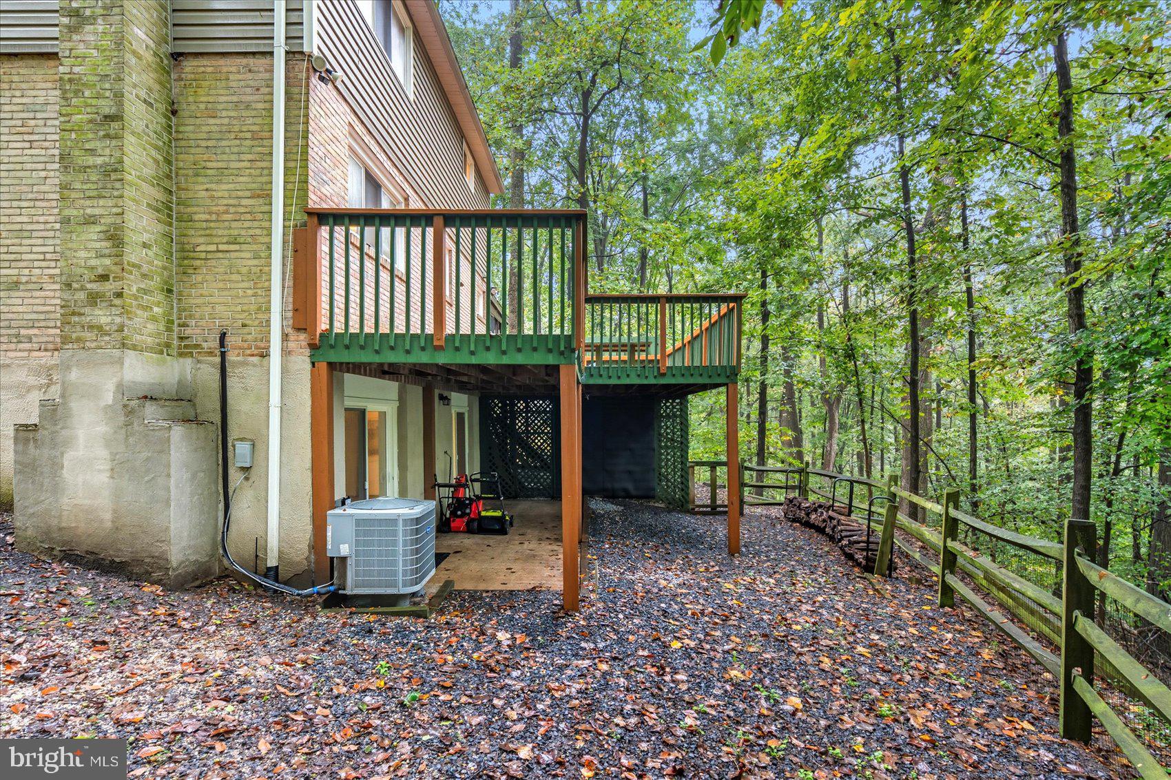 RICHLYN MANOR - Residential