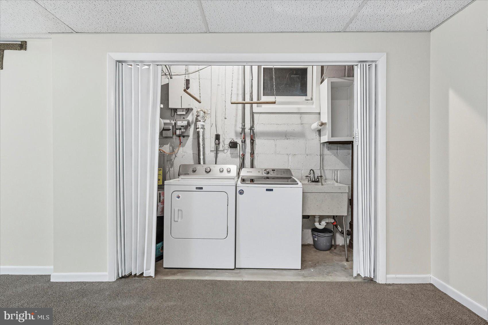 RICHLYN MANOR - Residential