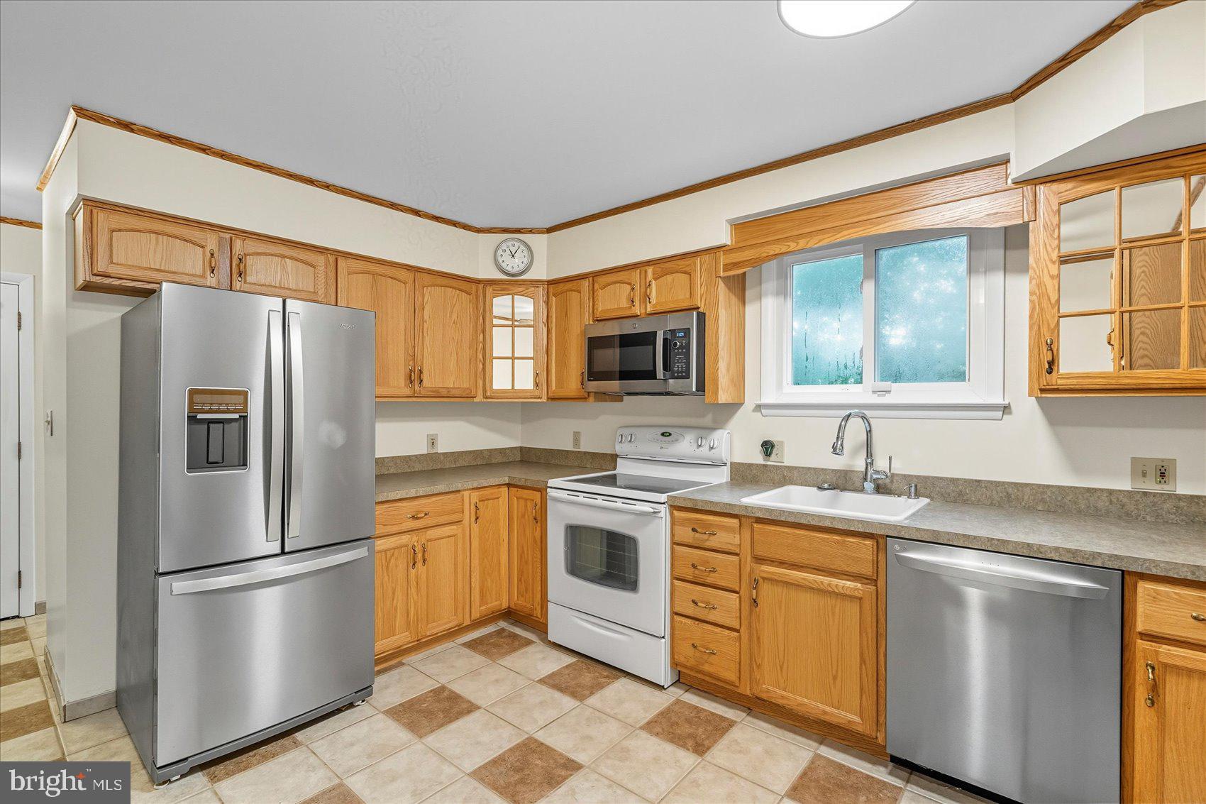 RICHLYN MANOR - Residential