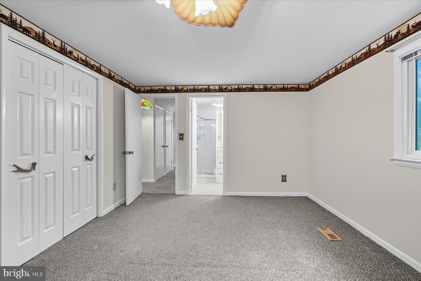 RICHLYN MANOR - Residential