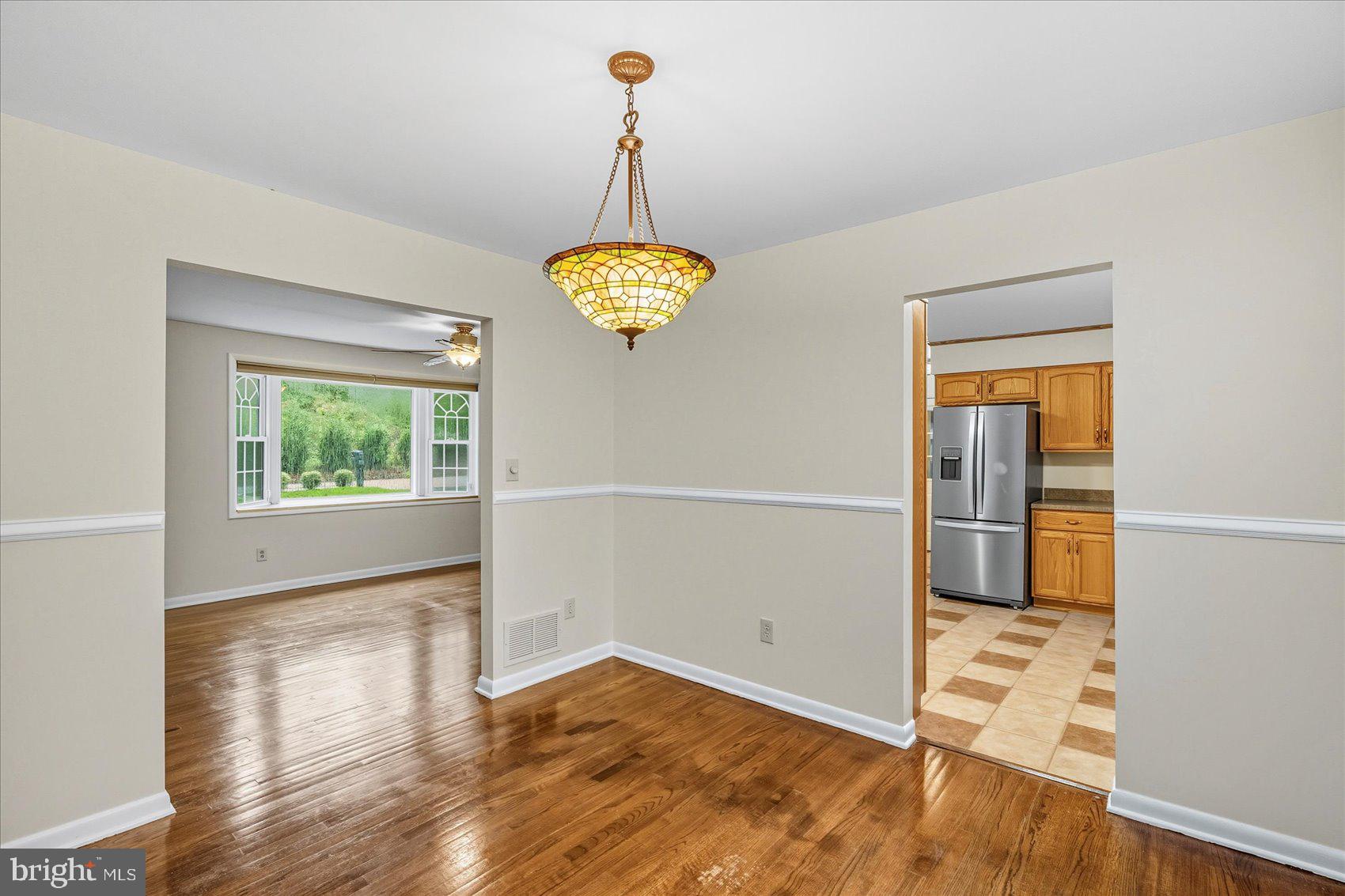 RICHLYN MANOR - Residential