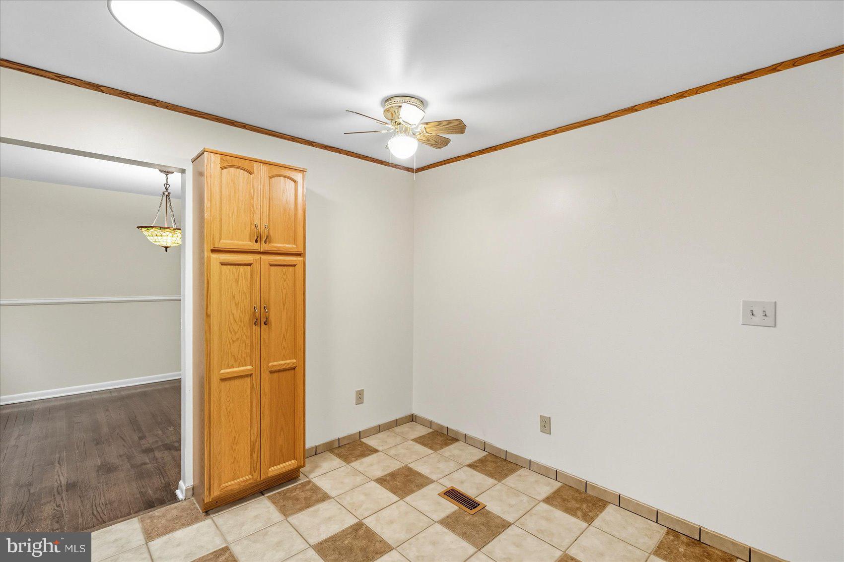 RICHLYN MANOR - Residential