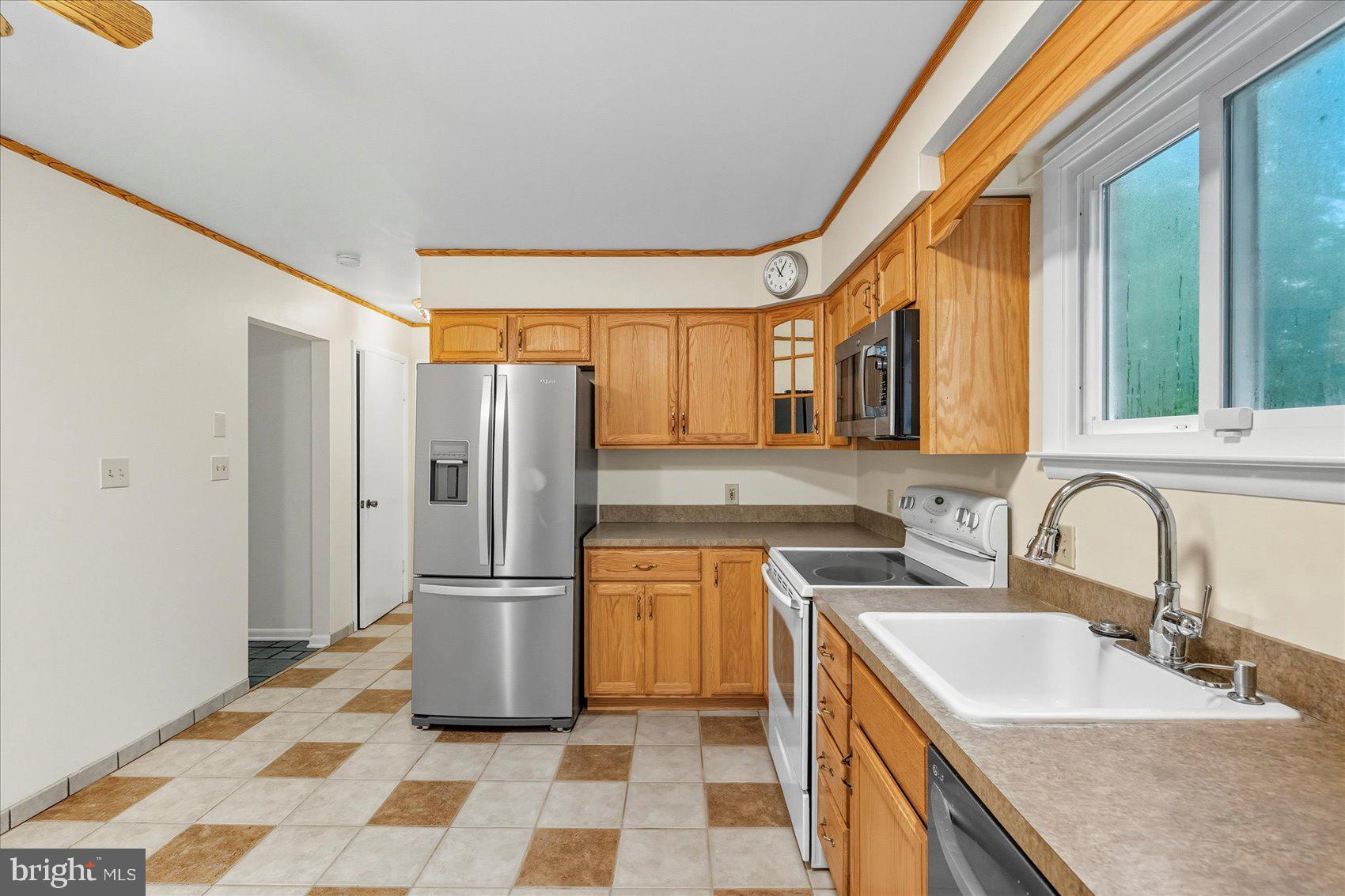 RICHLYN MANOR - Residential