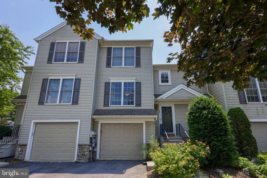 Photo of 102 Banyan Circle Drive, Lancaster, PA 17603 (MLS # PALA2052538)