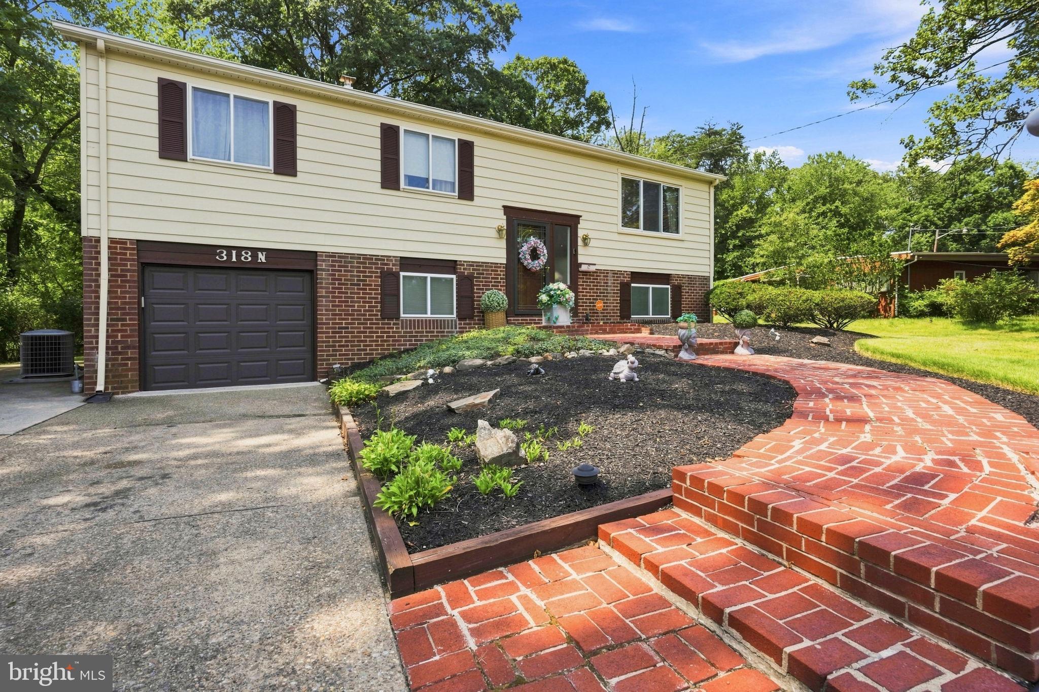 318 N WARWICK ROAD