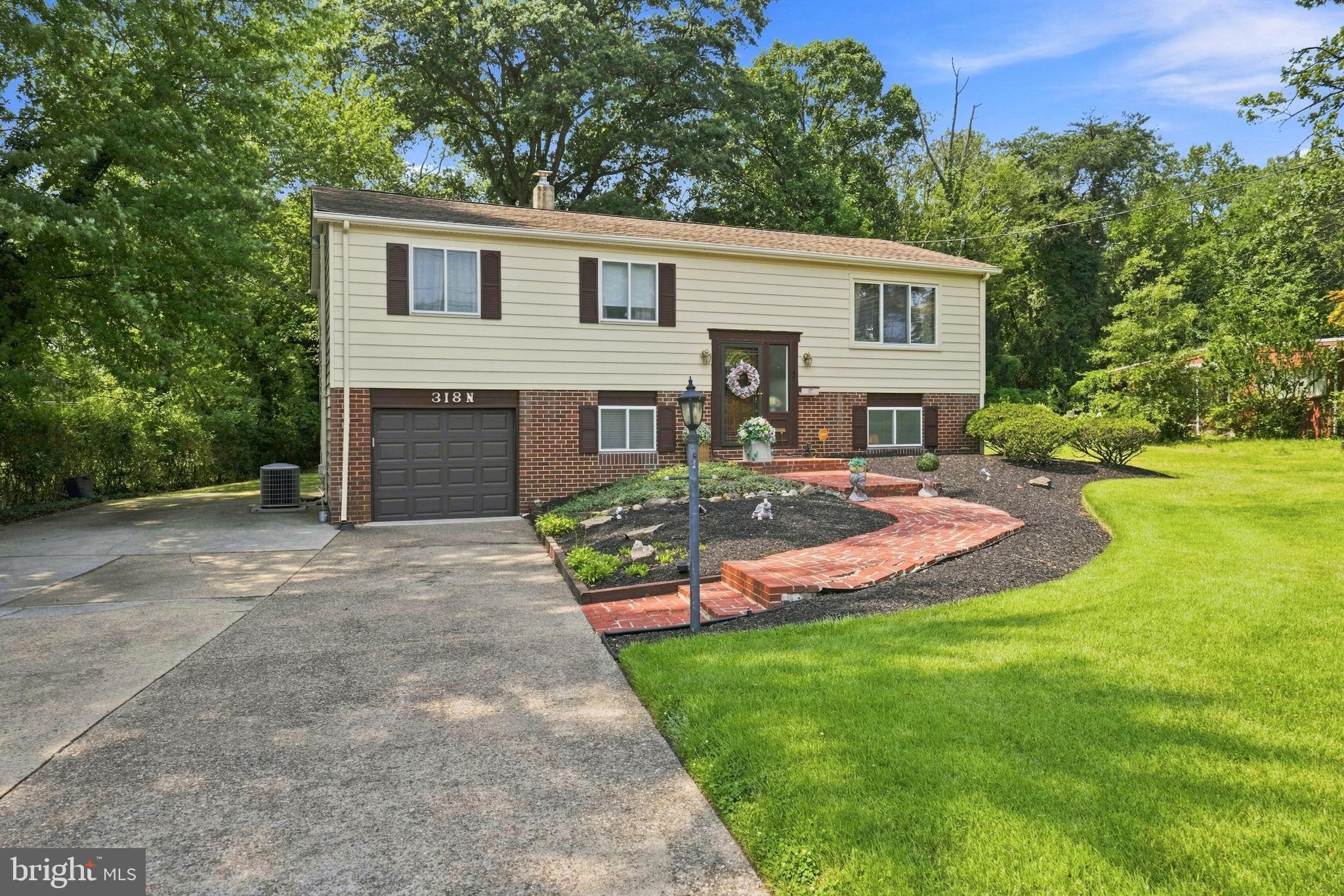 318 N WARWICK ROAD