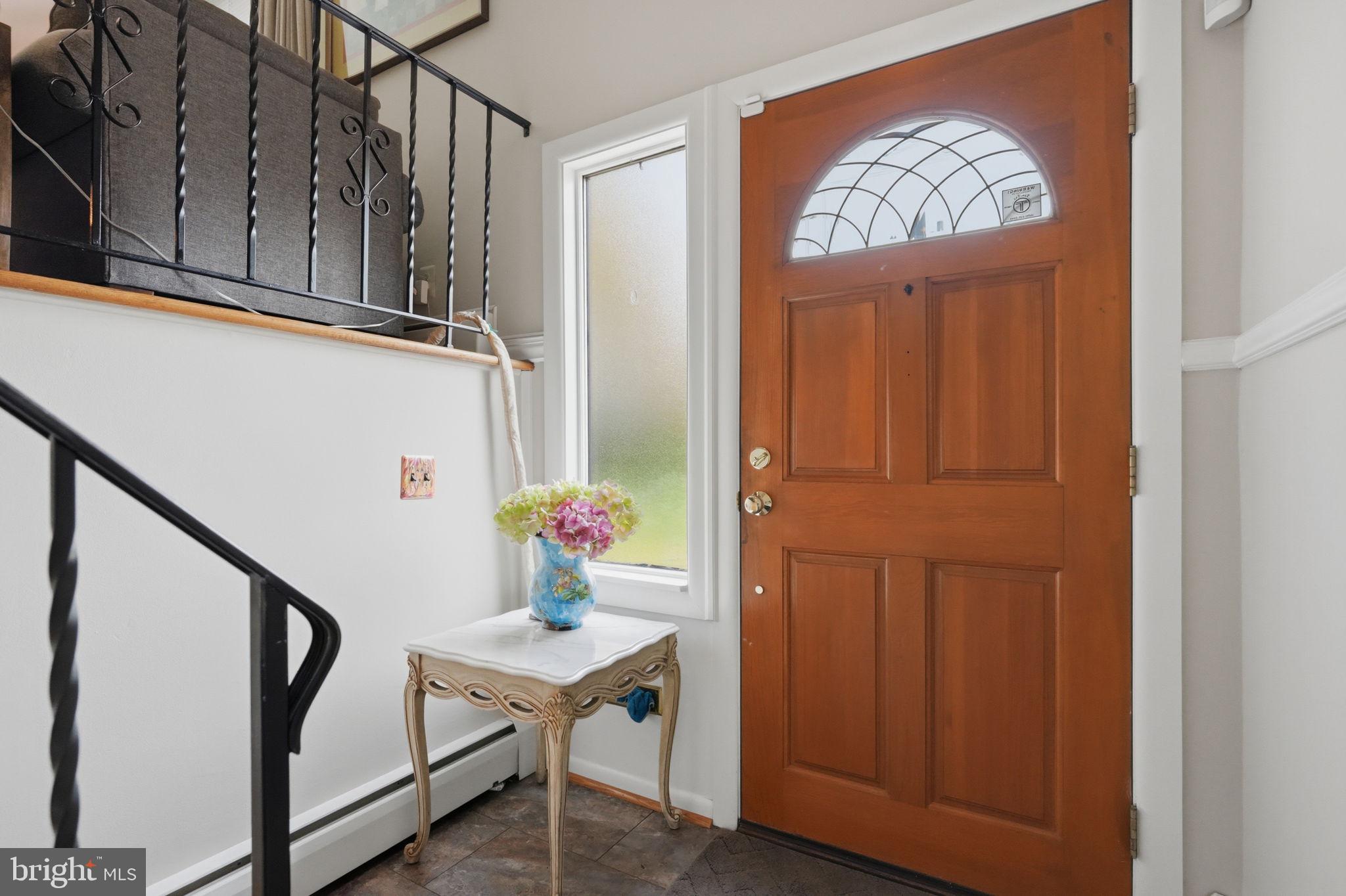 318 N WARWICK ROAD