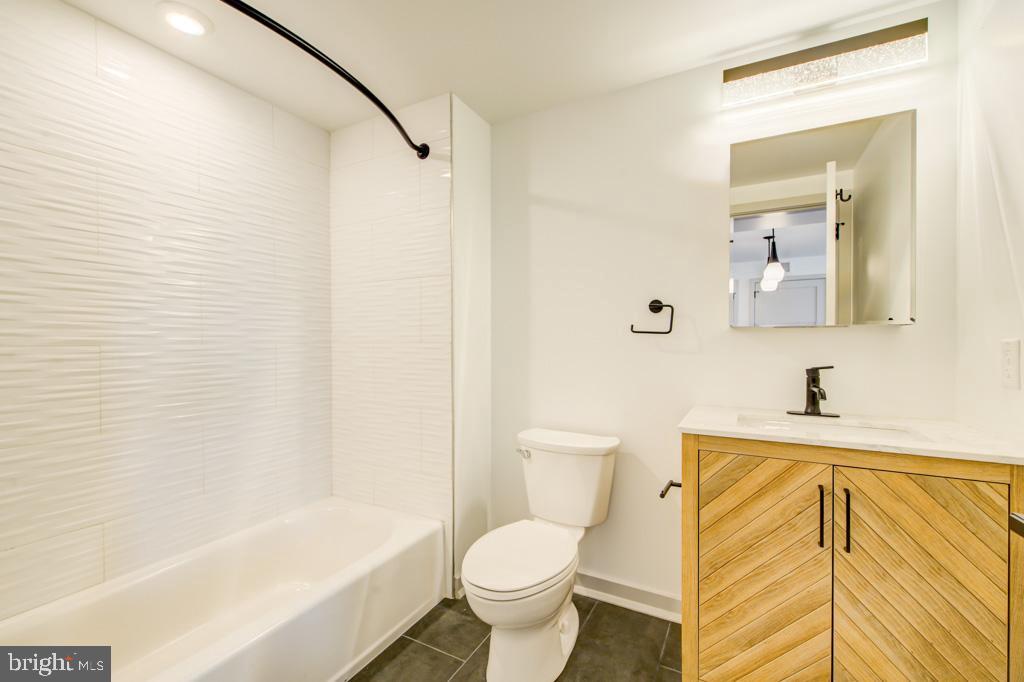 ROXBOROUGH - Residential Lease