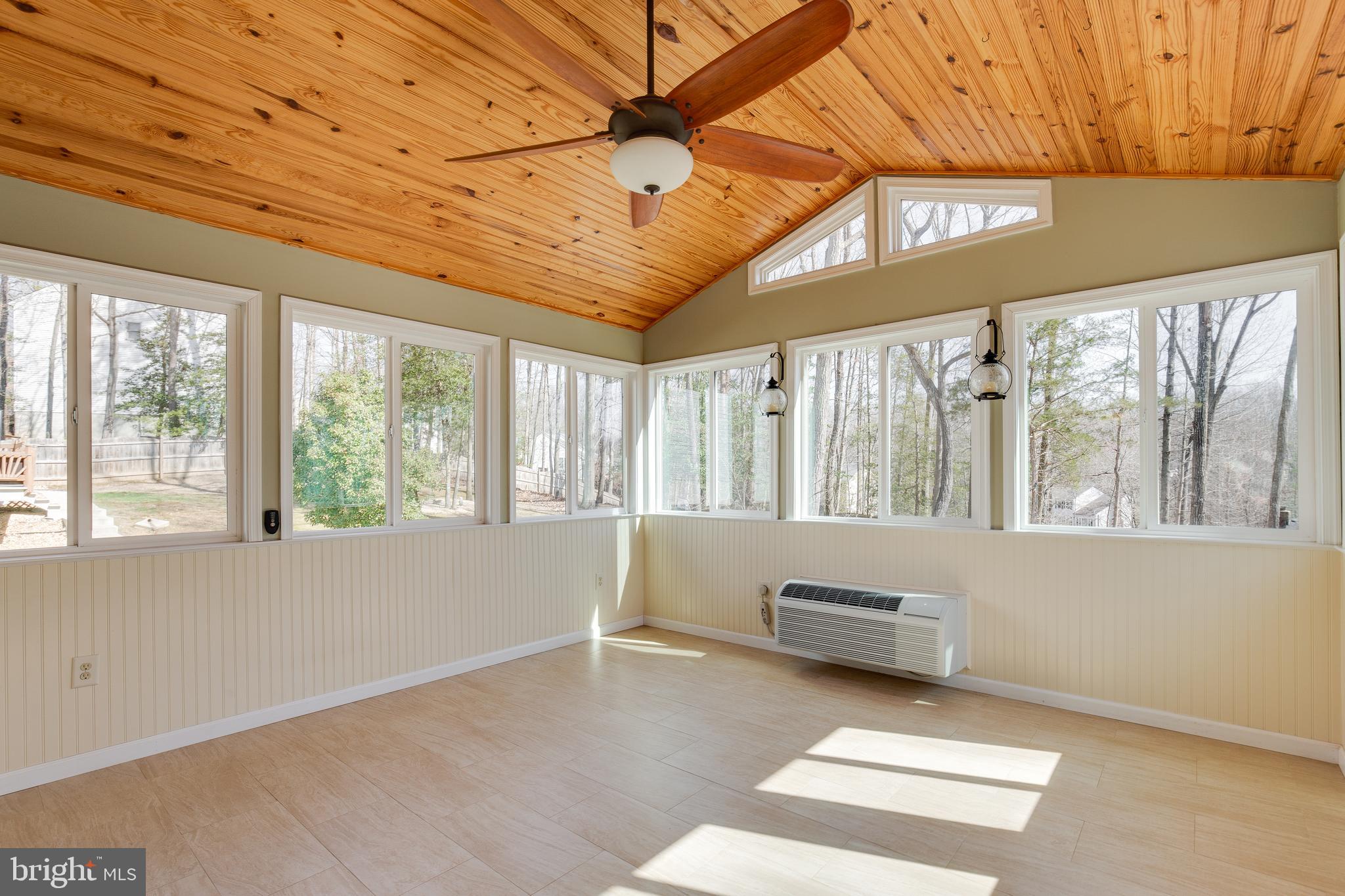 AQUIA HARBOUR - Residential