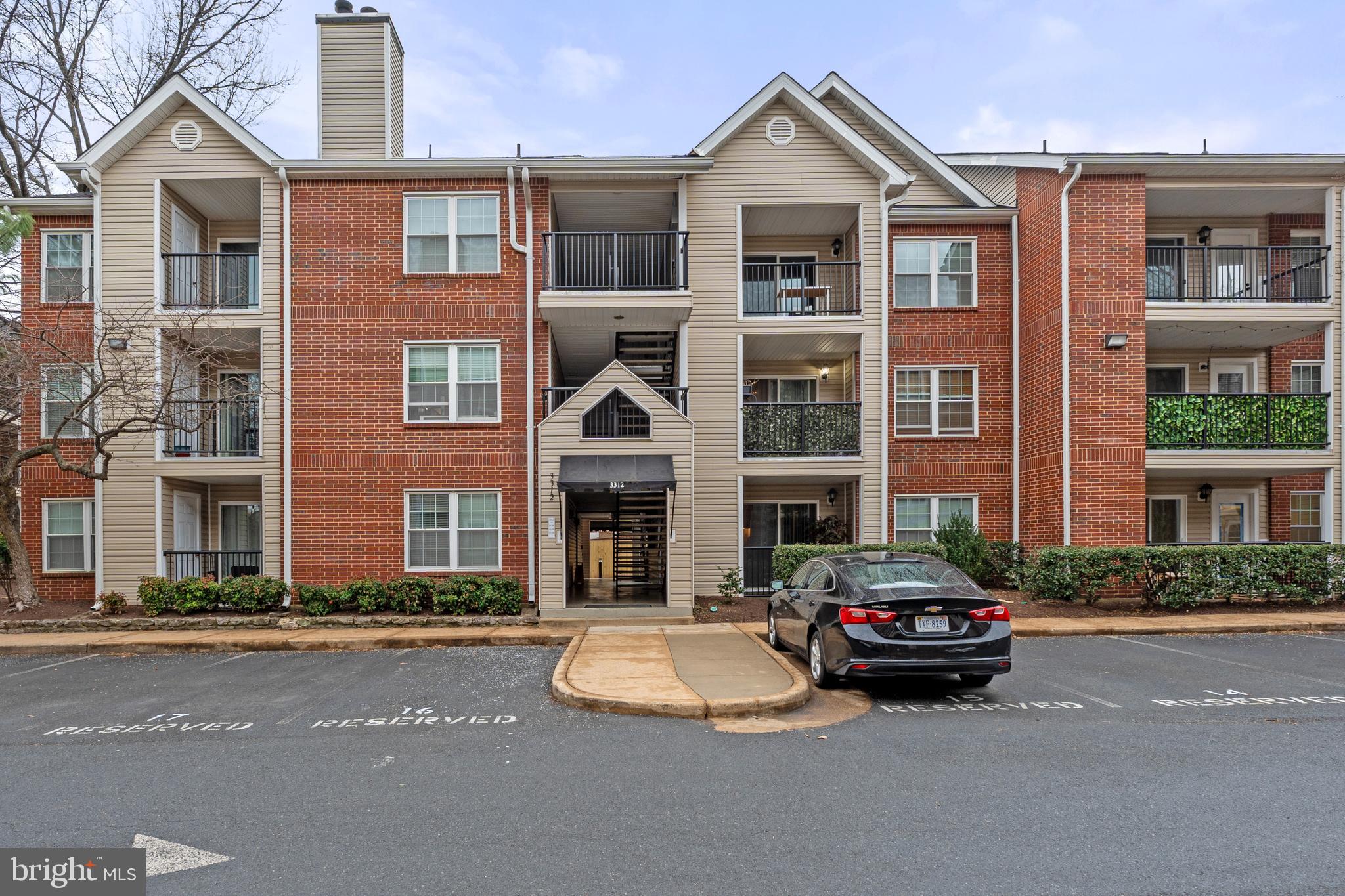 POINTE AT PARK CENTER - Residential Lease