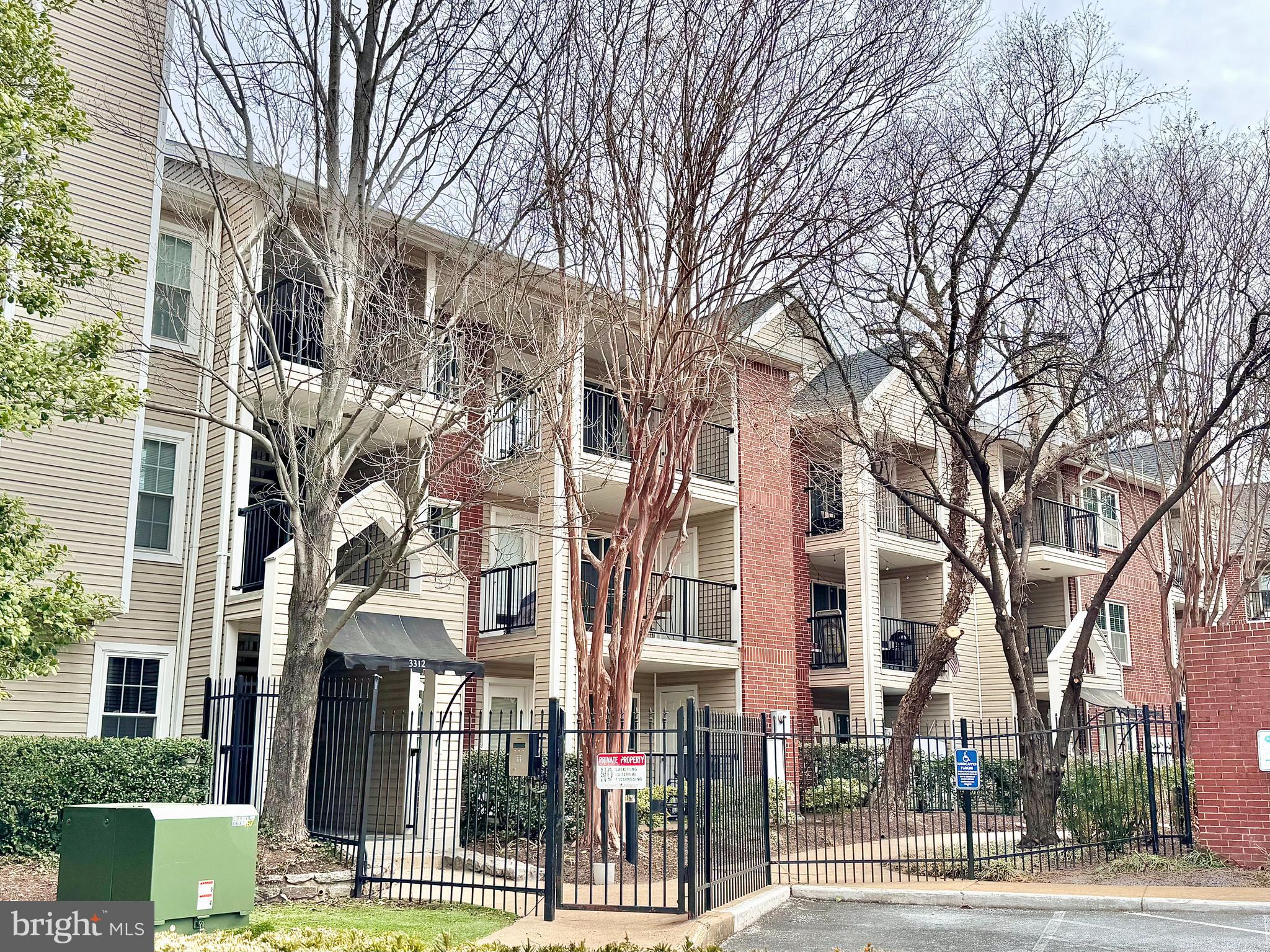 POINTE AT PARK CENTER - Residential Lease