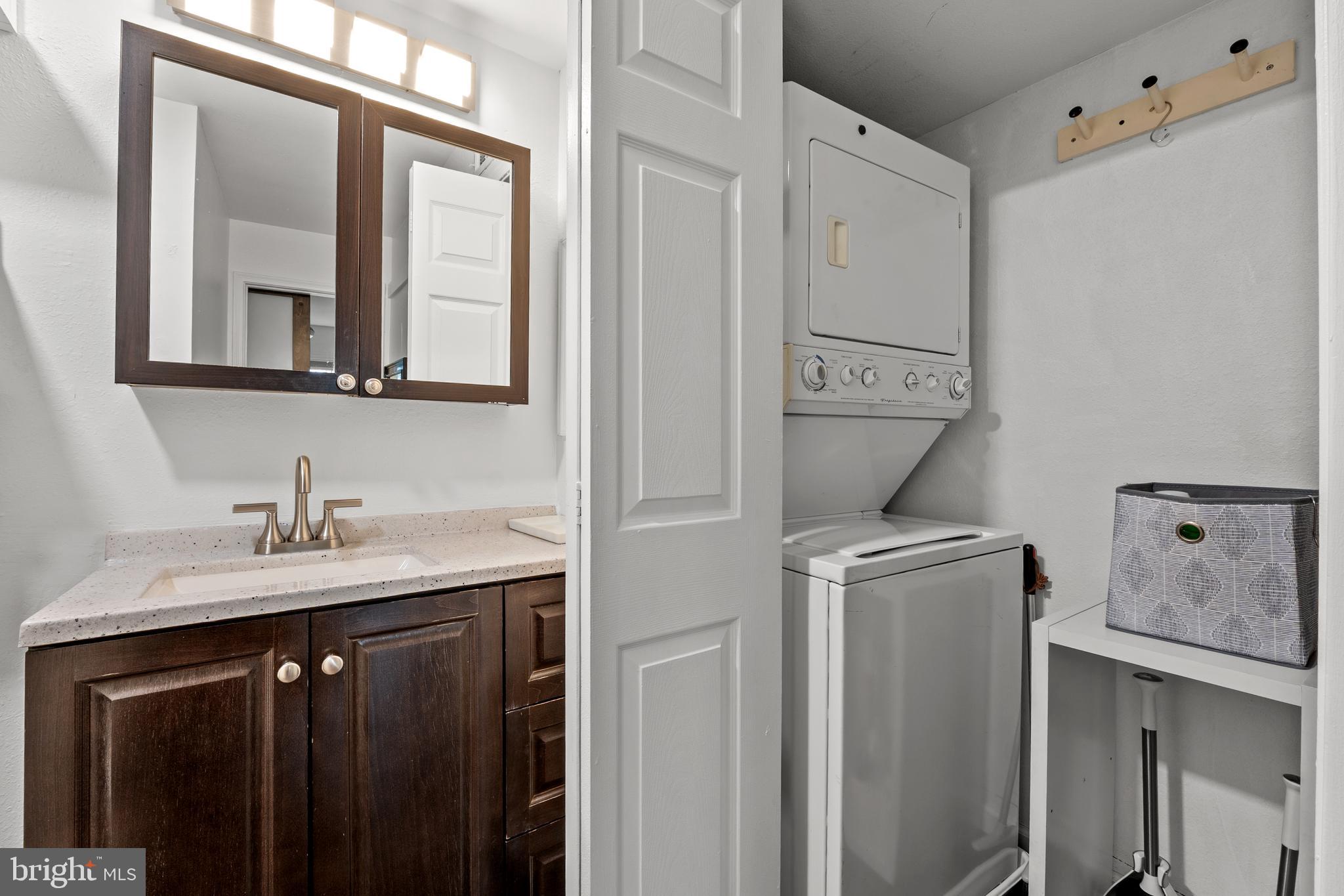 POINTE AT PARK CENTER - Residential Lease