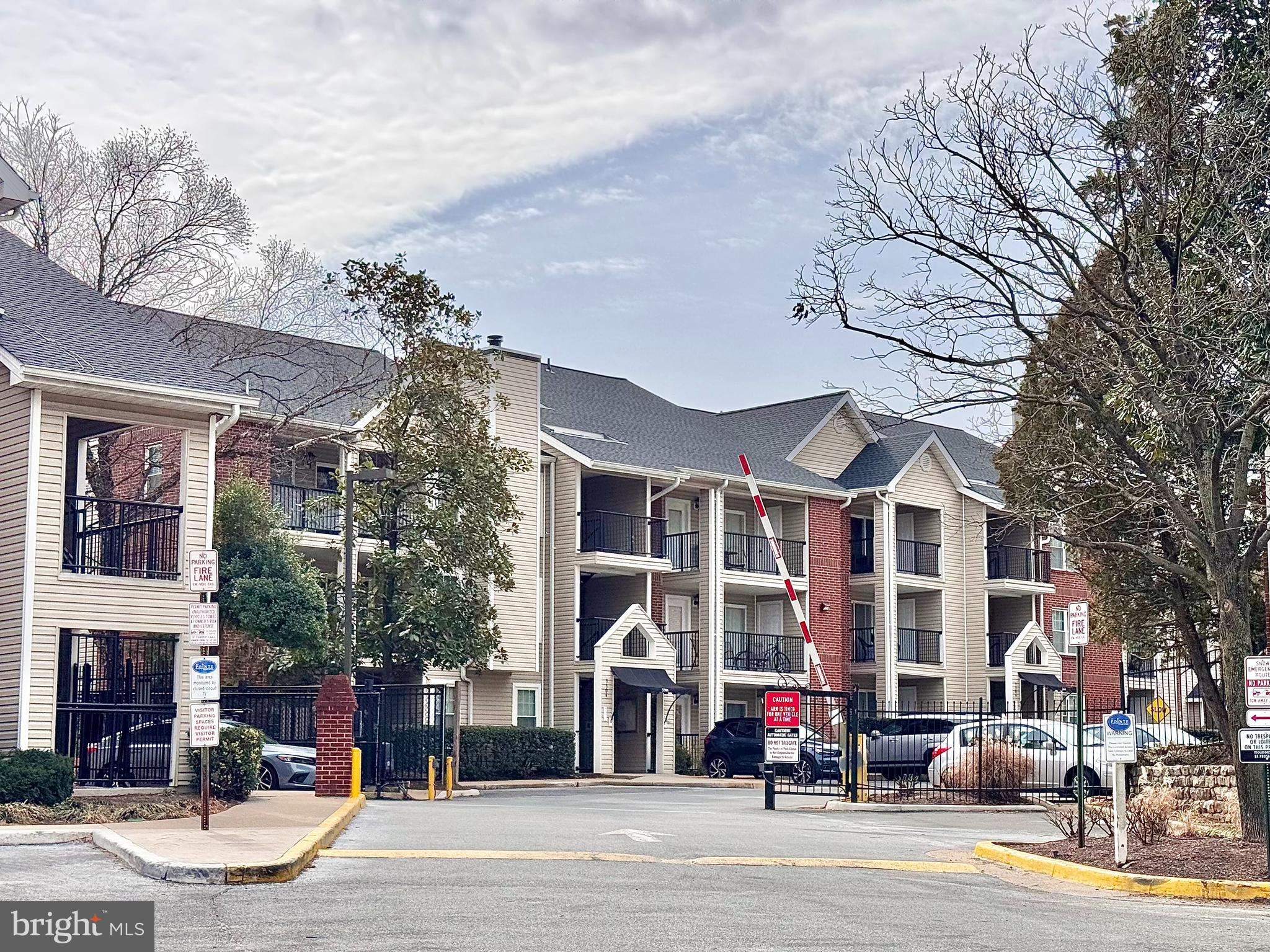 POINTE AT PARK CENTER - Residential Lease