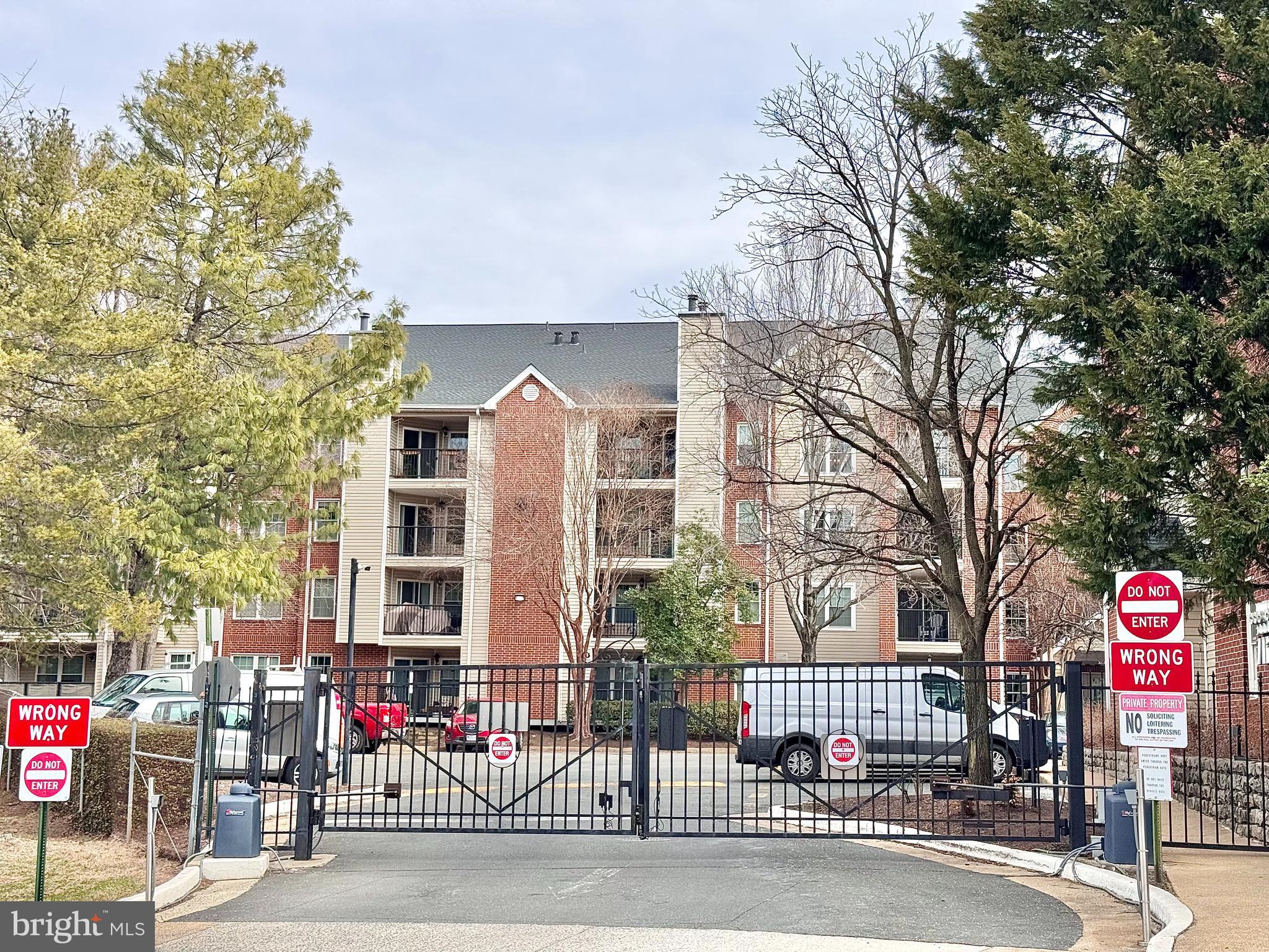 POINTE AT PARK CENTER - Residential Lease