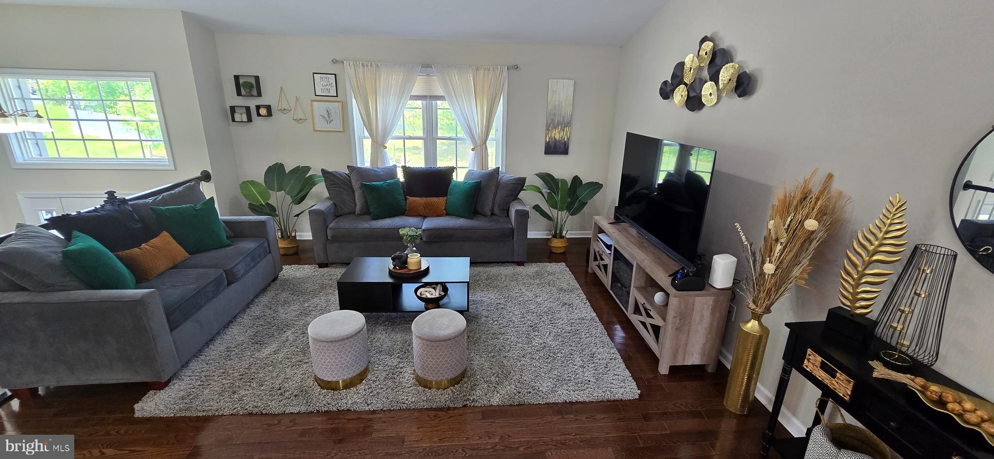 MIDDLE CREEK MANOR - Residential