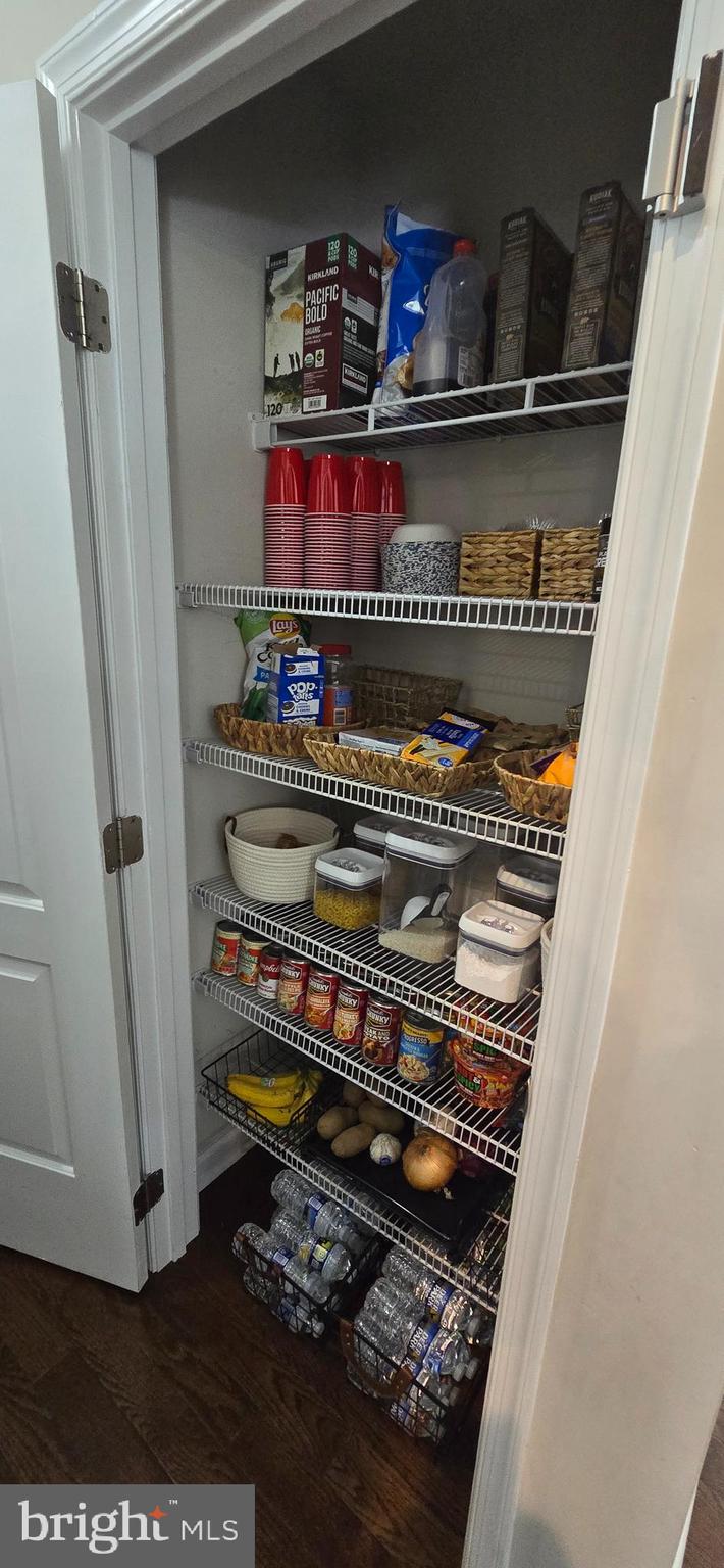 MIDDLE CREEK MANOR - Residential